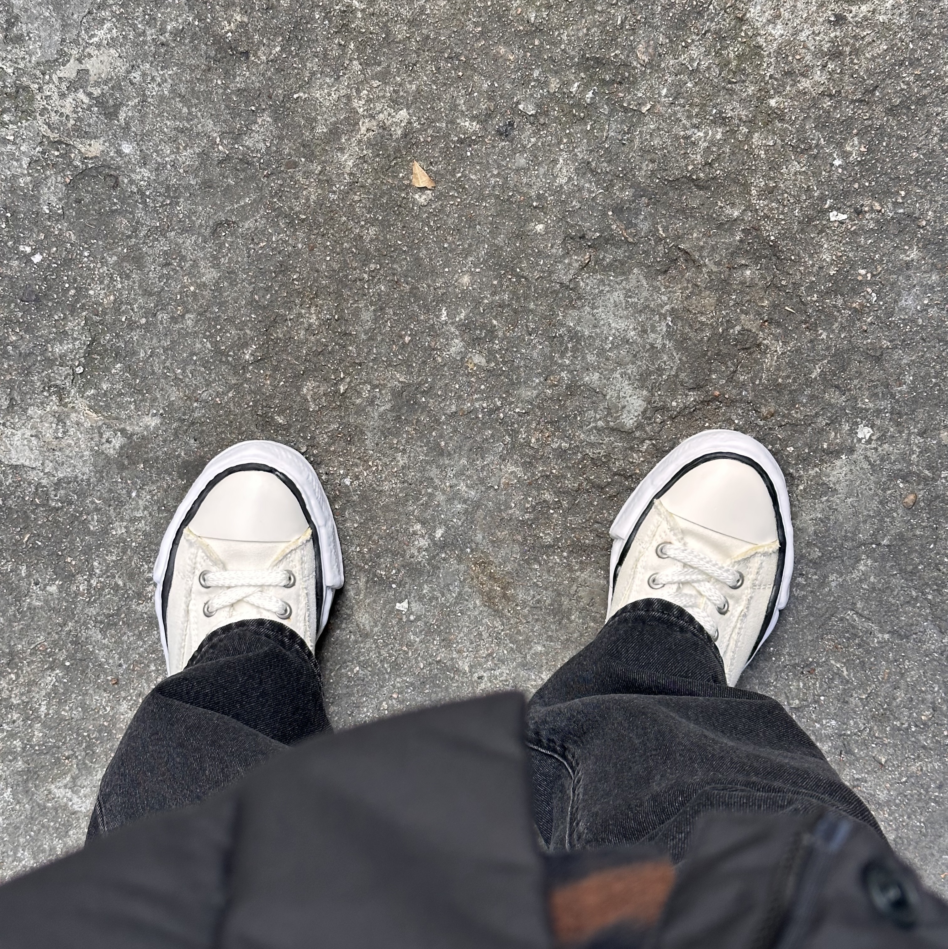 Maison Mihara Yasuhiro Peterson OG Sole Canvas Low Sneakers White 착용 스타일