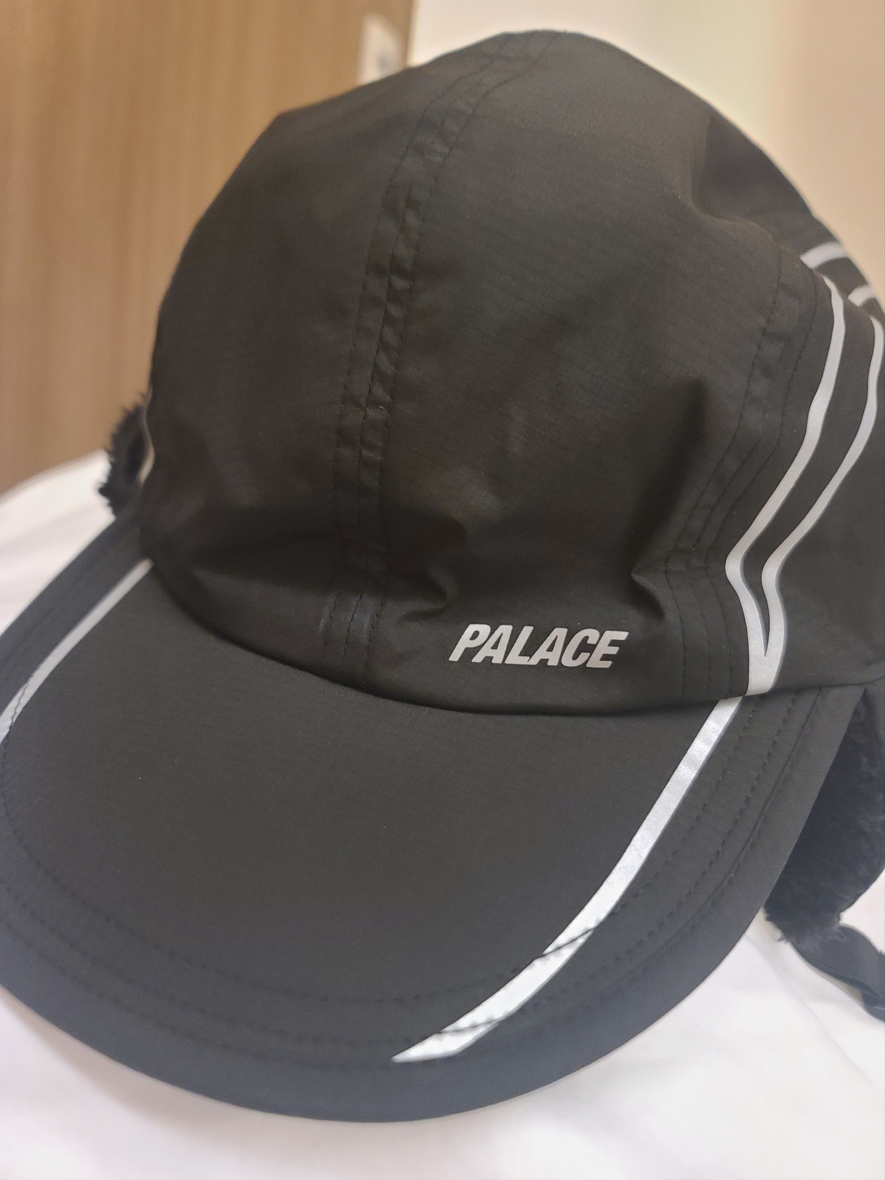 Palace Gore-Tex Windstopper Posh Earflap 4-Panel Black - 25FW 착용 스타일 - 2