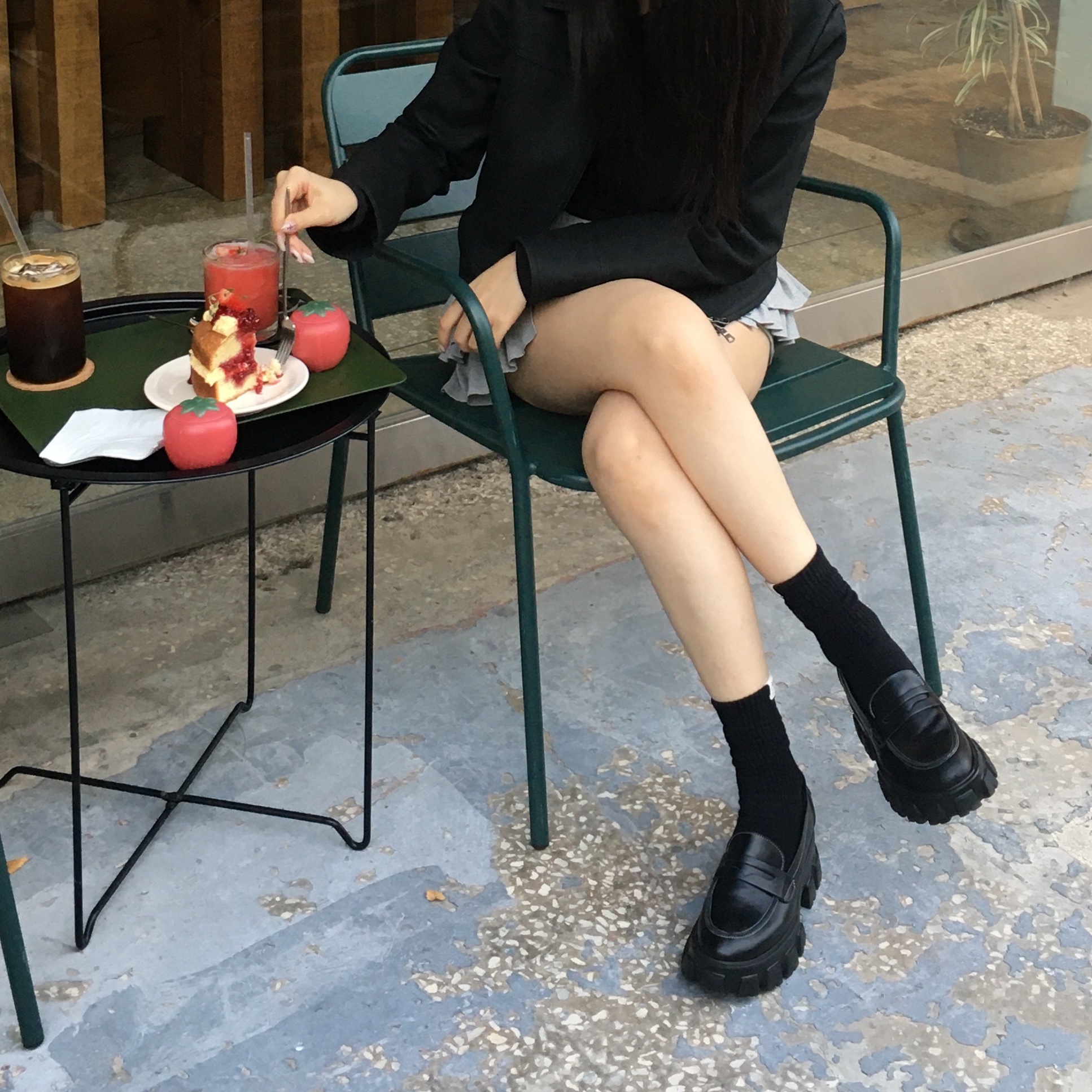 PENNY PLATE Women Loafer Black High 착용 스타일
