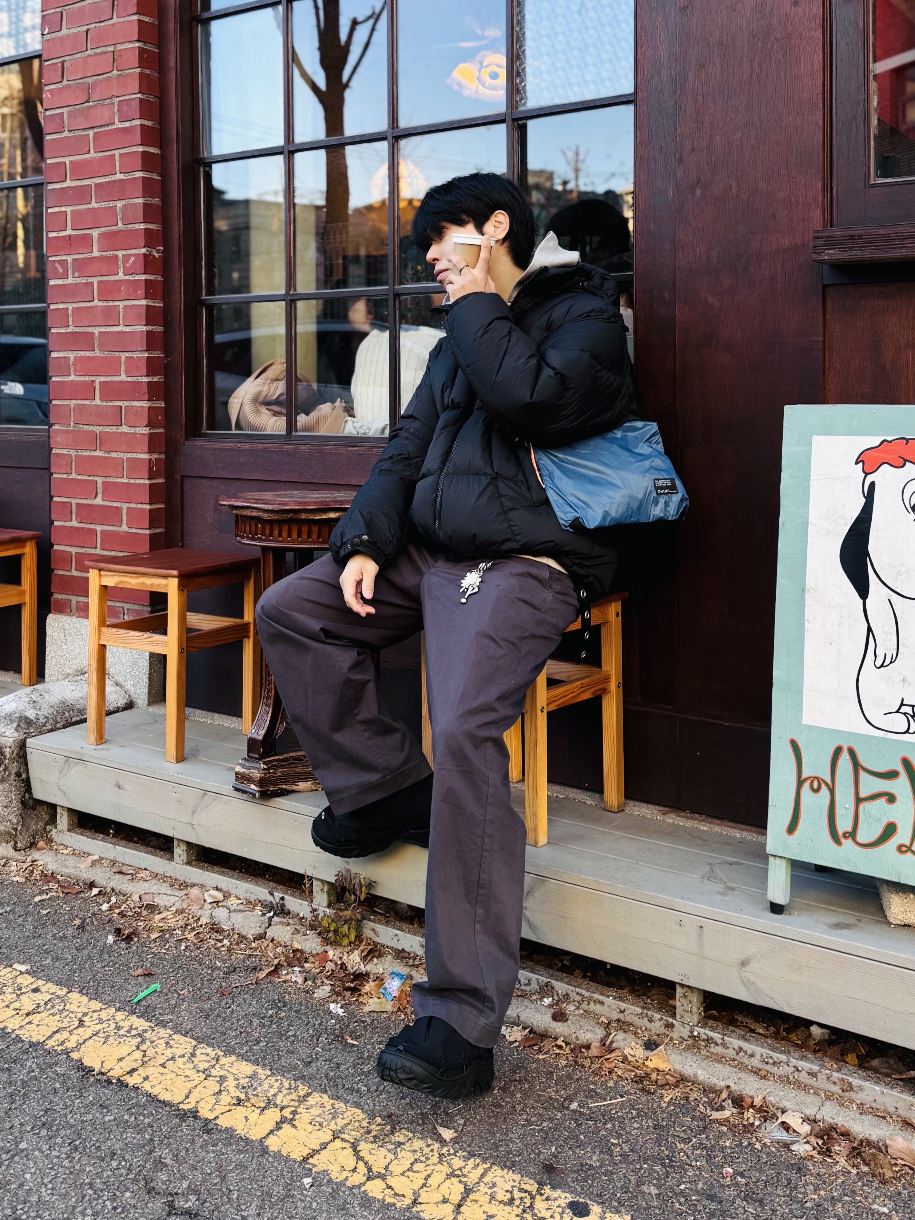 Oakley Meridian Low Ext Blackout 착용 스타일 - 1