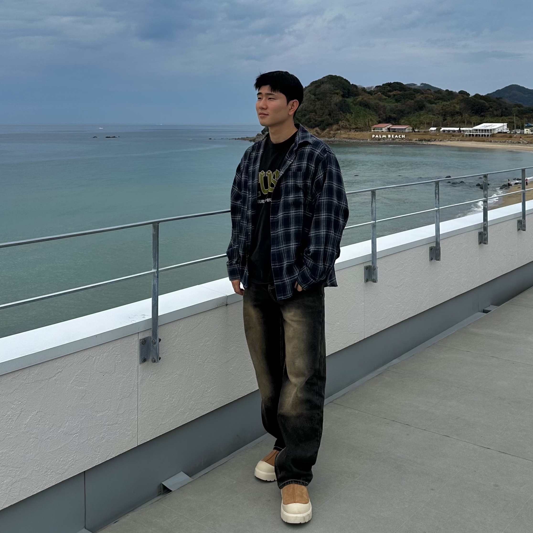 UGG Tasman Weather Hybrid Chestnut Whitecap, Stussy Burly Threads Pigment Dyed T-Shirt Black 착용 스타일 - 1