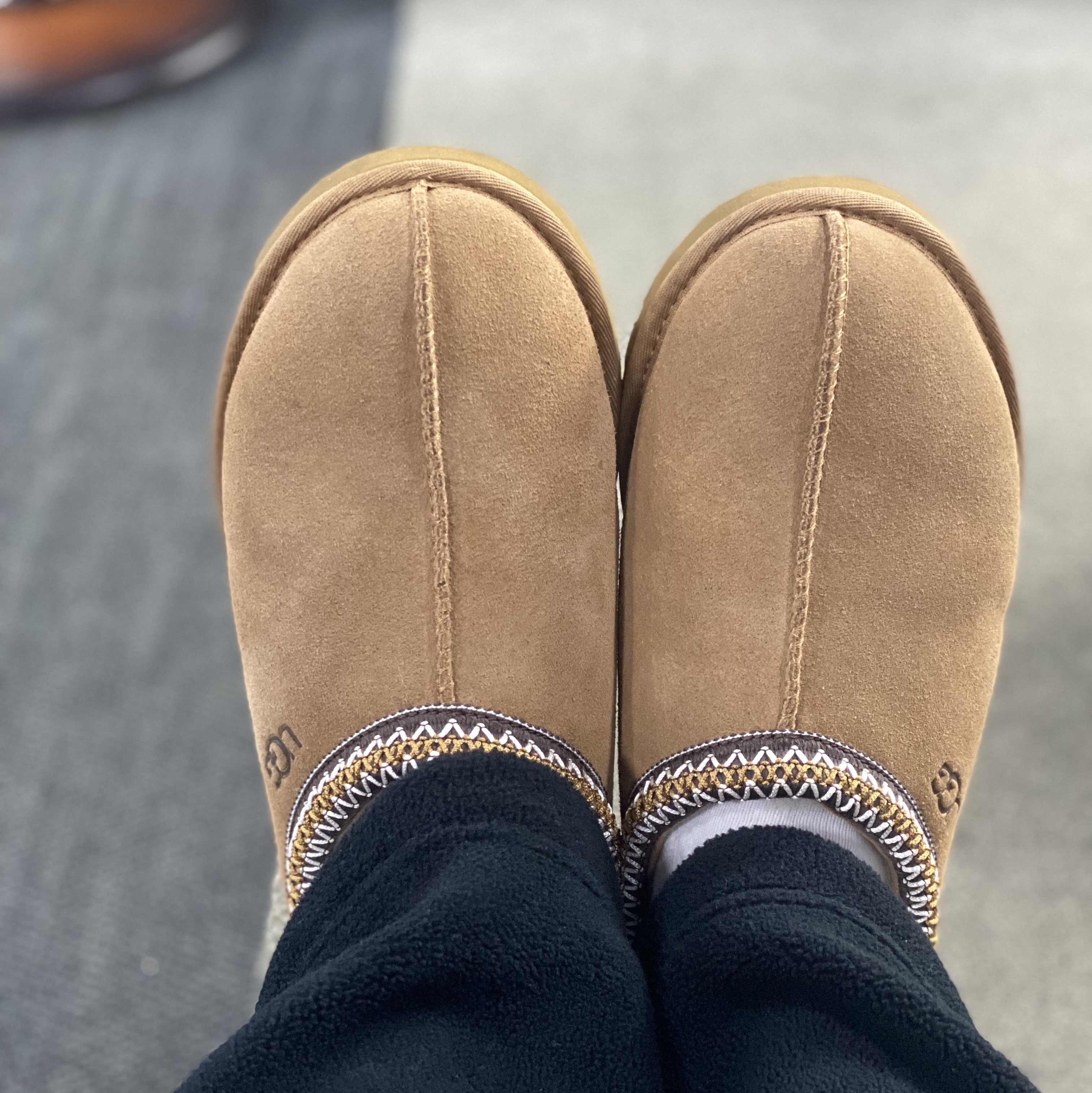 UGG Tasman II Slipper Chestnut 착용 스타일