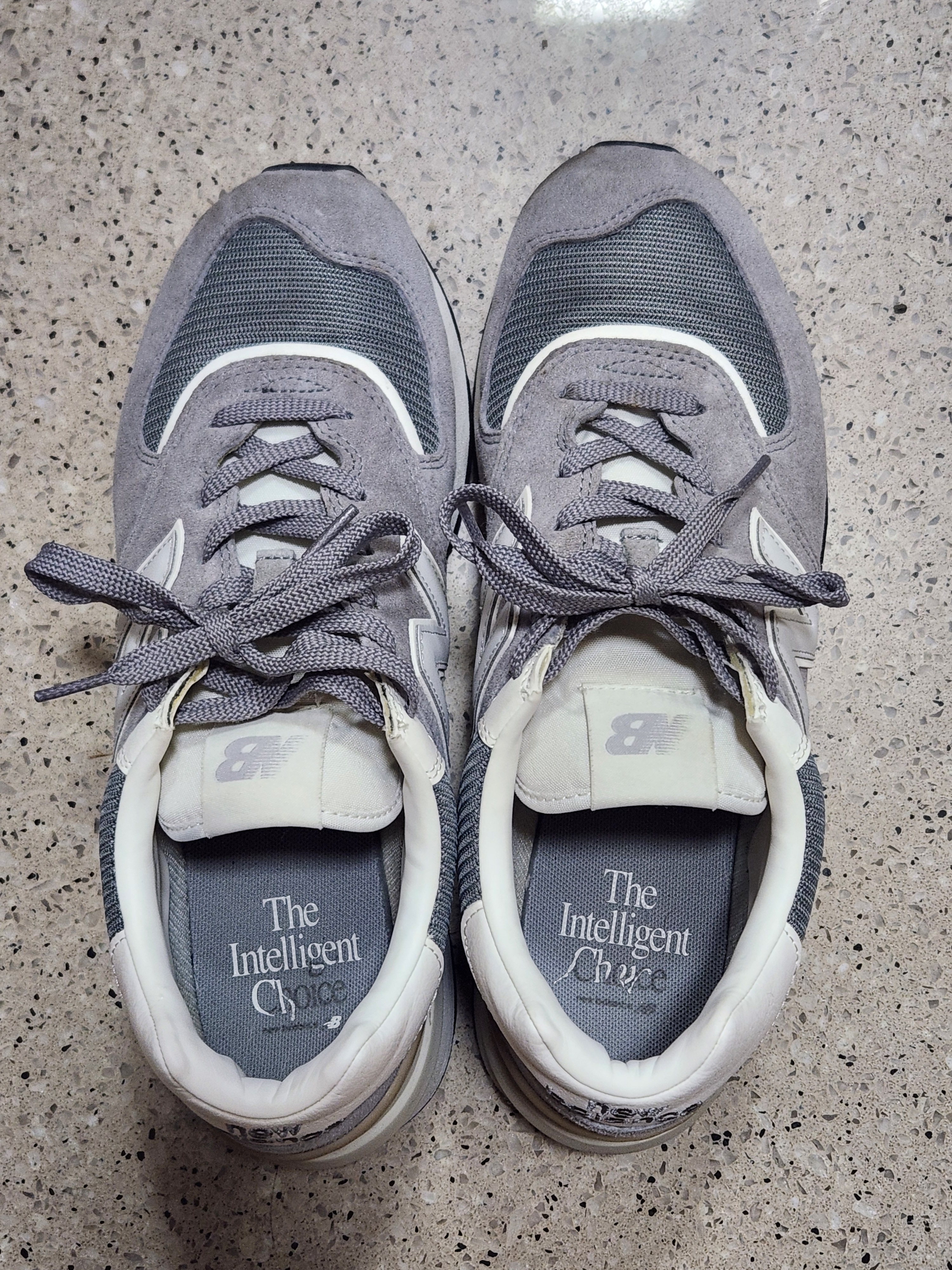 New Balance 574 Legacy Shadow Grey 착용 스타일