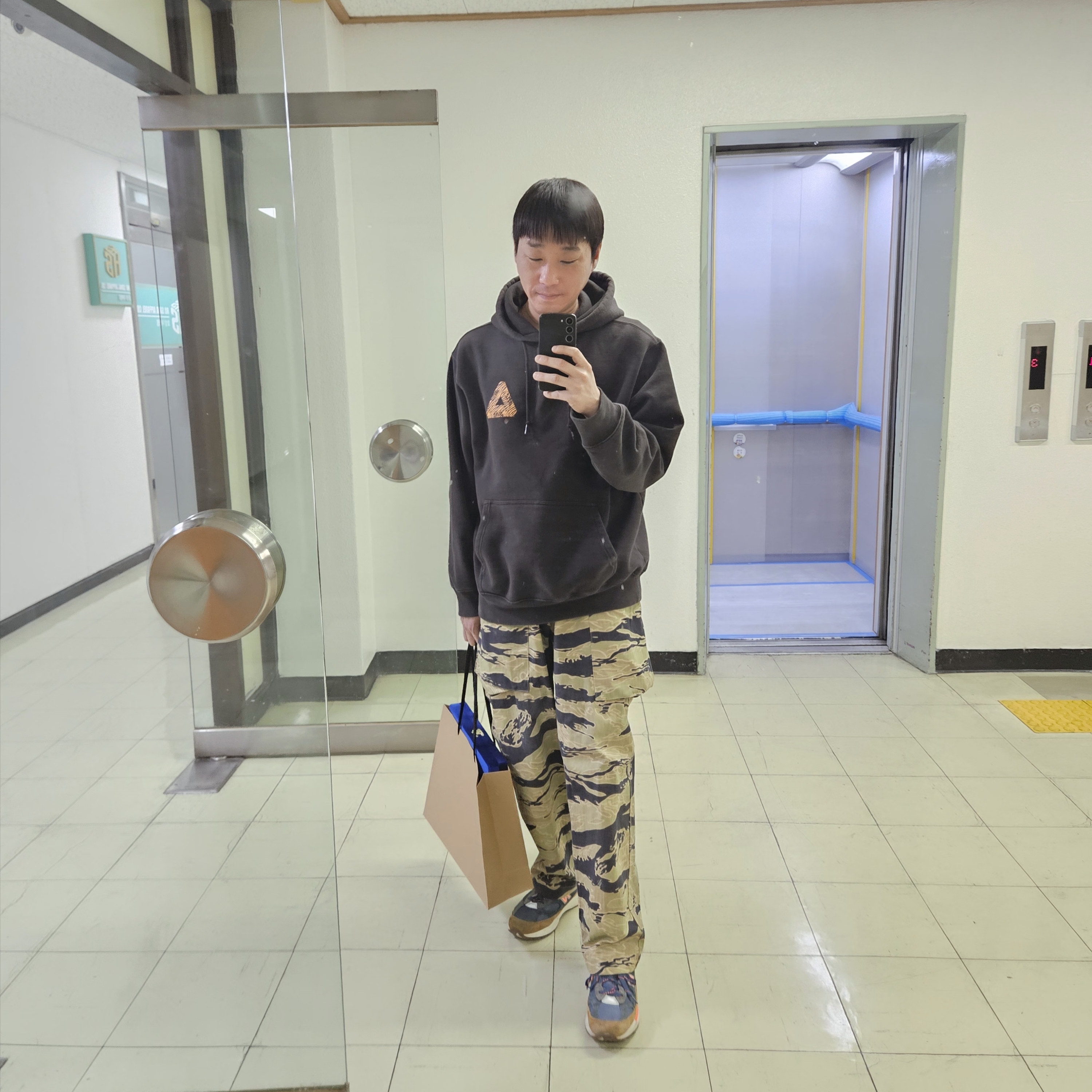 Palace Korea Hoodie Black - 24SS, New Balance x J.Crew 992 Made in USA New York 착용 스타일