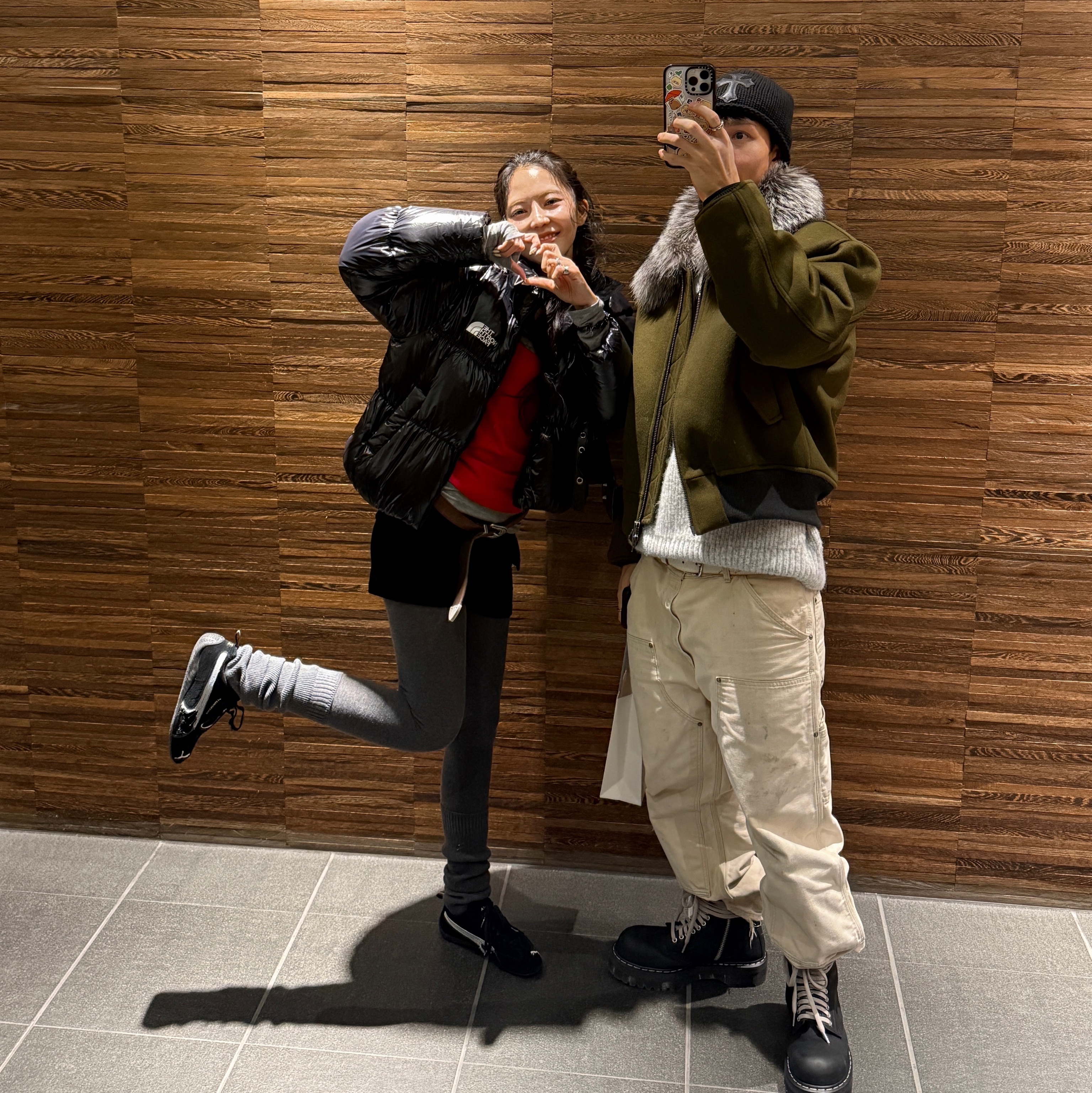 (W) The North Face Ella Down Jacket RDS Black - 25FW, Balenciaga Arena Lambskin Le Cagole XS Shoulder Bag Black 착용 스타일 - 4