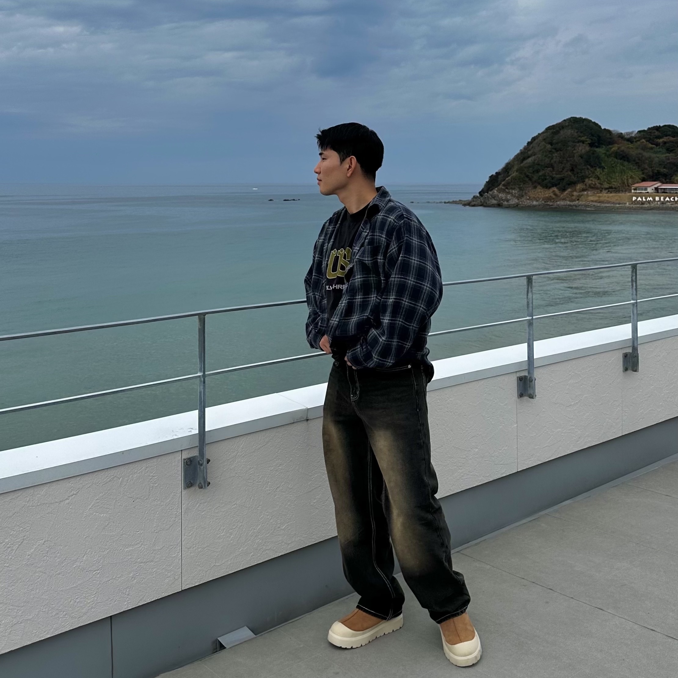 UGG Tasman Weather Hybrid Chestnut Whitecap, Stussy Burly Threads Pigment Dyed T-Shirt Black 착용 스타일 - 2