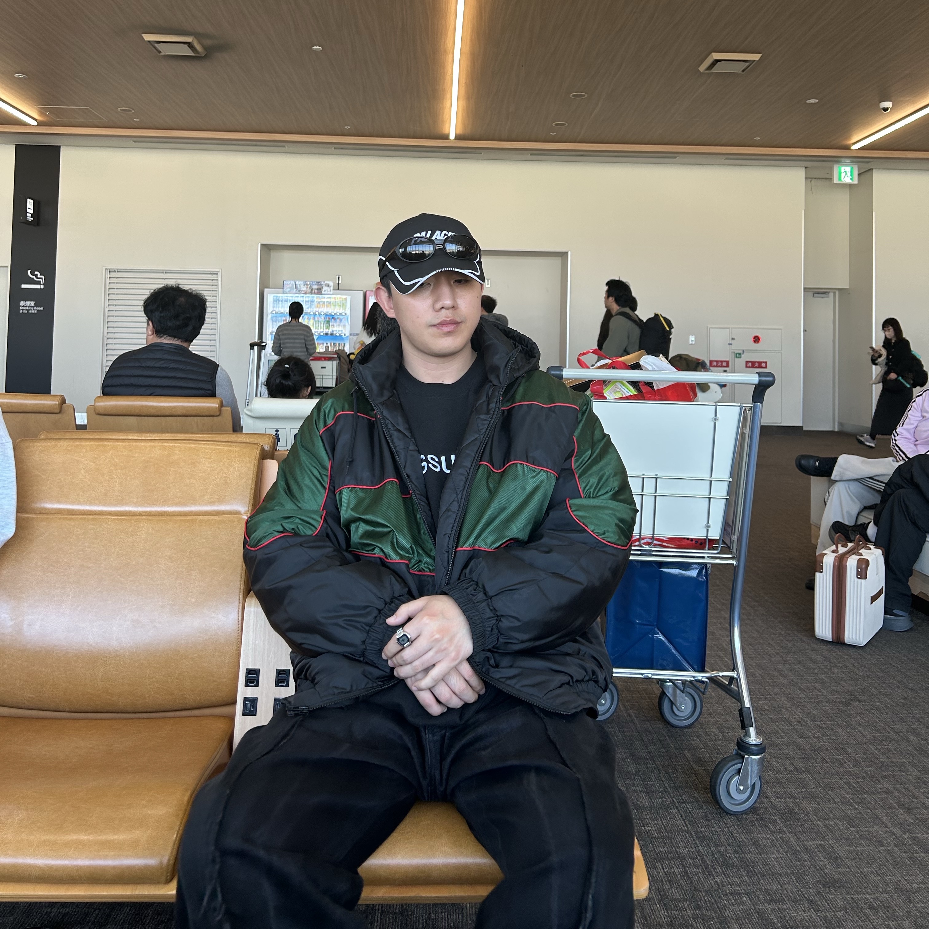 Oakley Eye Jacket Redux Matte Black Frame Prizm Grey Lenses High Bridge Fit, Supreme x Bless Crewneck Black - 23FW 착용 스타일 - 2