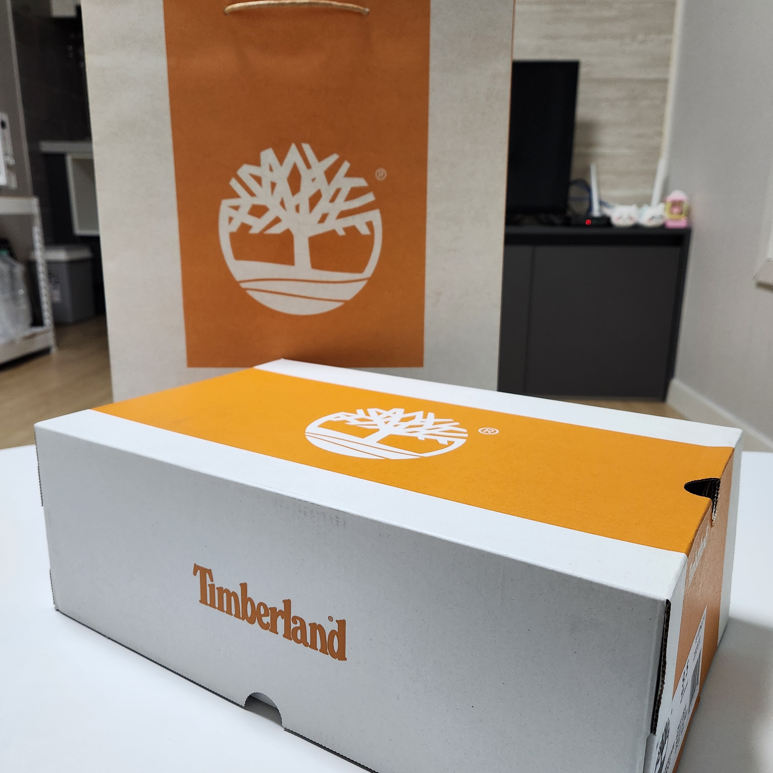 Timberland x Thisisneverthat Heritage Gore-Tex Moc Toe Mid Boots Desert - Wide, Timberland Heritage Gore-Tex Moc Toe Mid Boots in Full Grain Brown -Wide 착용 스타일 - 2