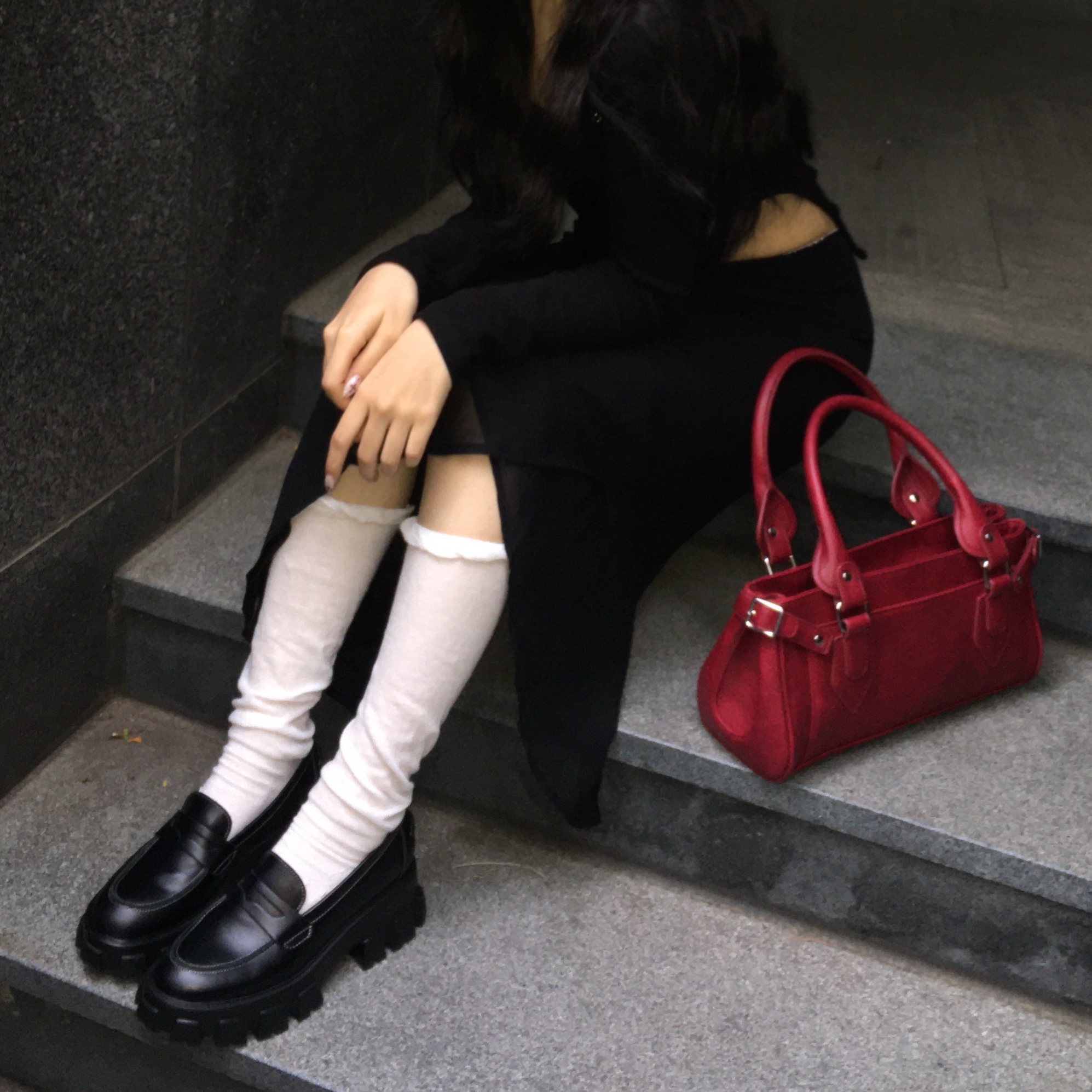 PENNY PLATE Women Loafer Black High 착용 스타일