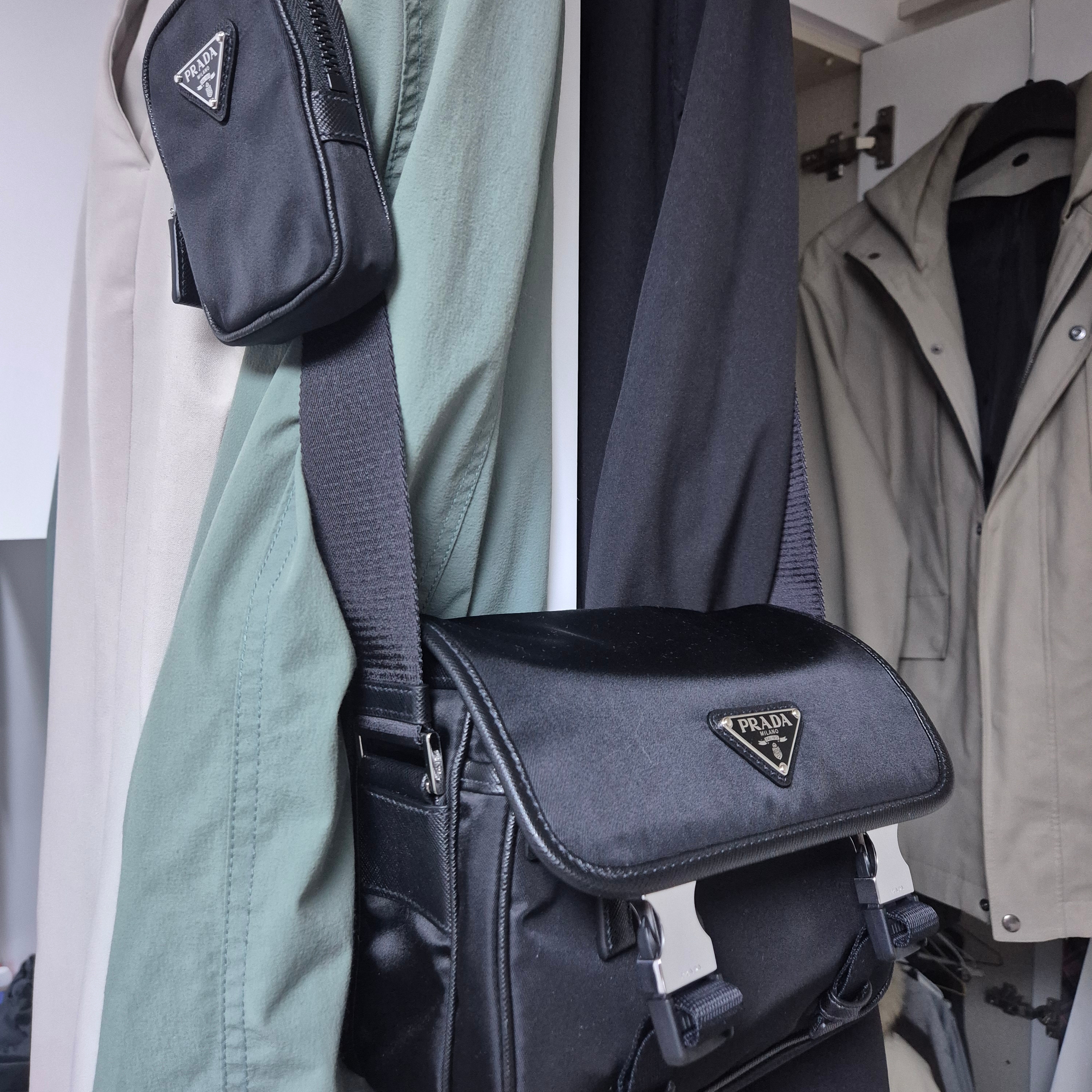 Prada Re-Nylon and Saffiano Leather Shoulder Bag Black 착용 스타일