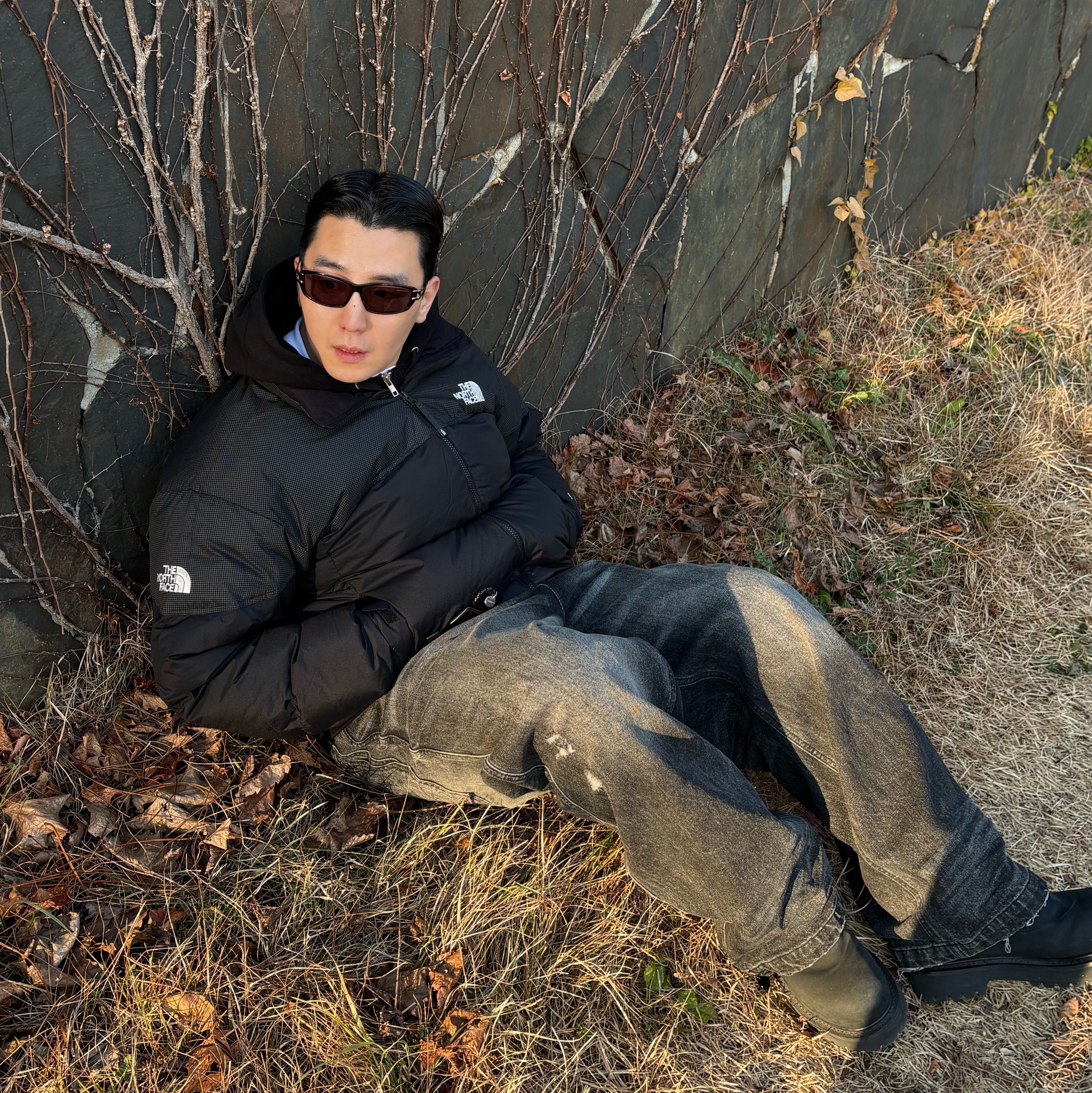 The North Face Remaster Down Jacket Black - 25FW, Nonnod Double Pocket Japanese Denim Pants Washed black 착용 스타일 - 2