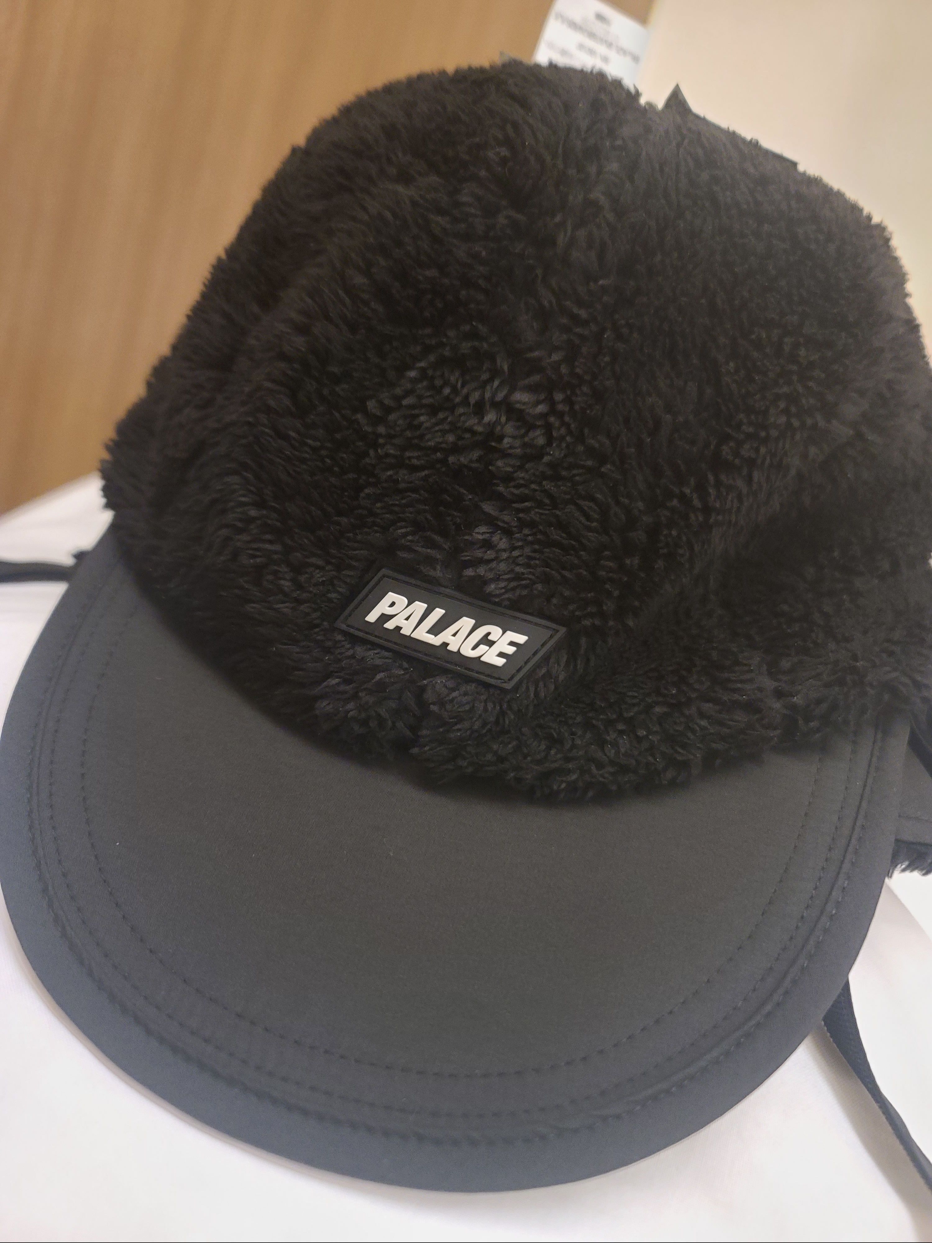 Palace Gore-Tex Windstopper Posh Earflap 4-Panel Black - 25FW 착용 스타일 - 1
