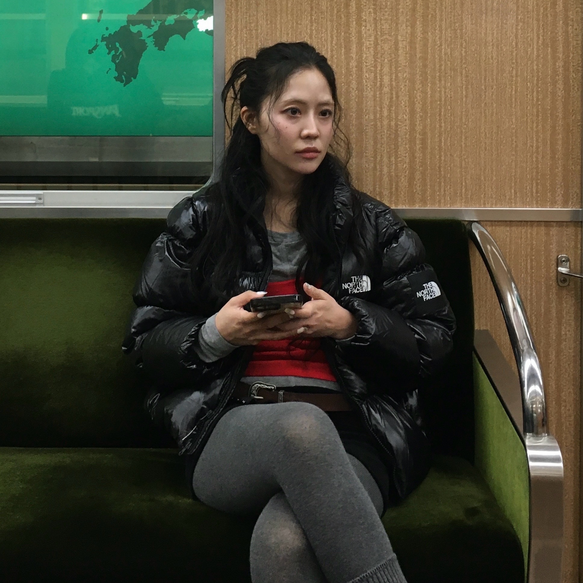 (W) The North Face Ella Down Jacket RDS Black - 25FW, Balenciaga Arena Lambskin Le Cagole XS Shoulder Bag Black 착용 스타일 - 1