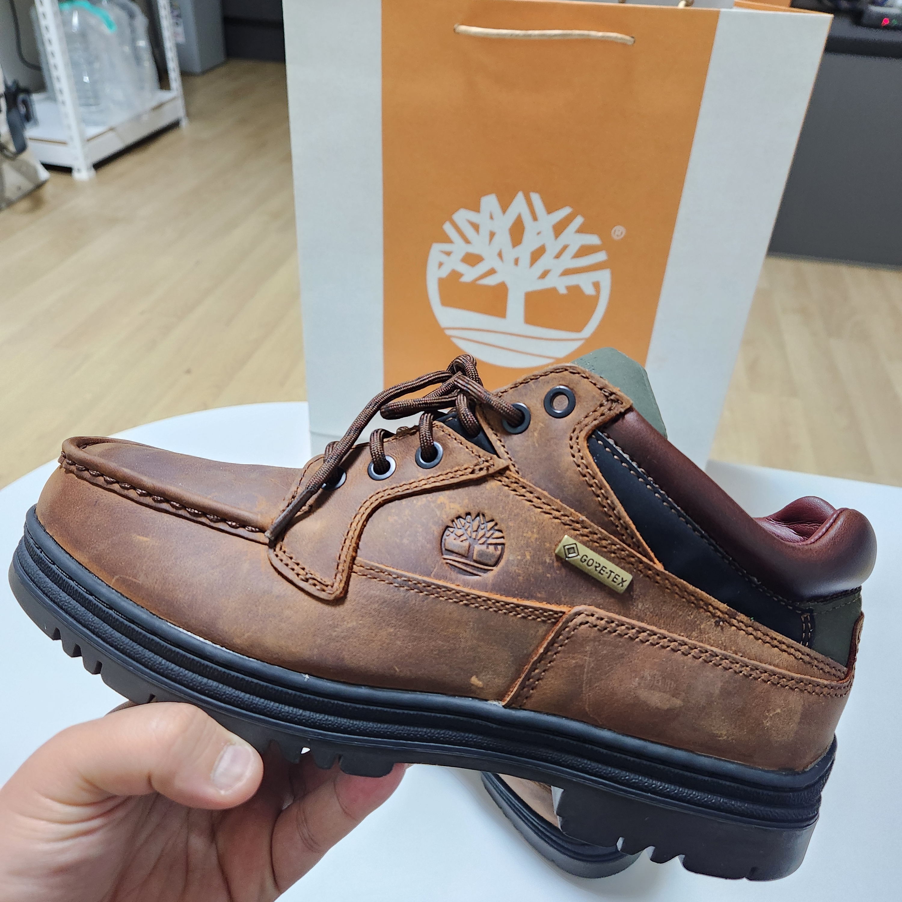 Timberland x Thisisneverthat Heritage Gore-Tex Moc Toe Mid Boots Desert - Wide, Timberland Heritage Gore-Tex Moc Toe Mid Boots in Full Grain Brown -Wide 착용 스타일 - 3