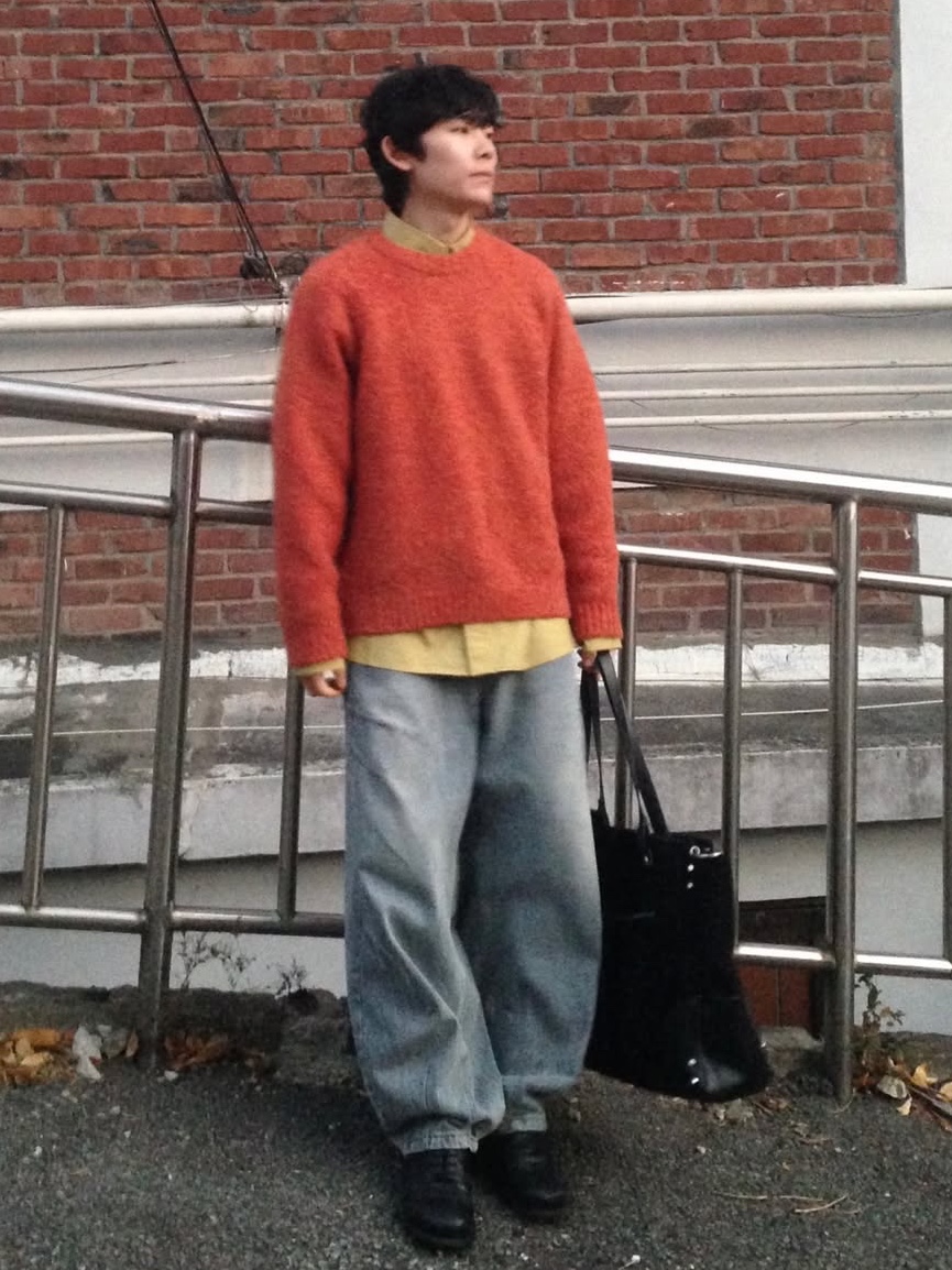 Knitted Boucle Reglan Crop Round Knit Orange 착용 스타일