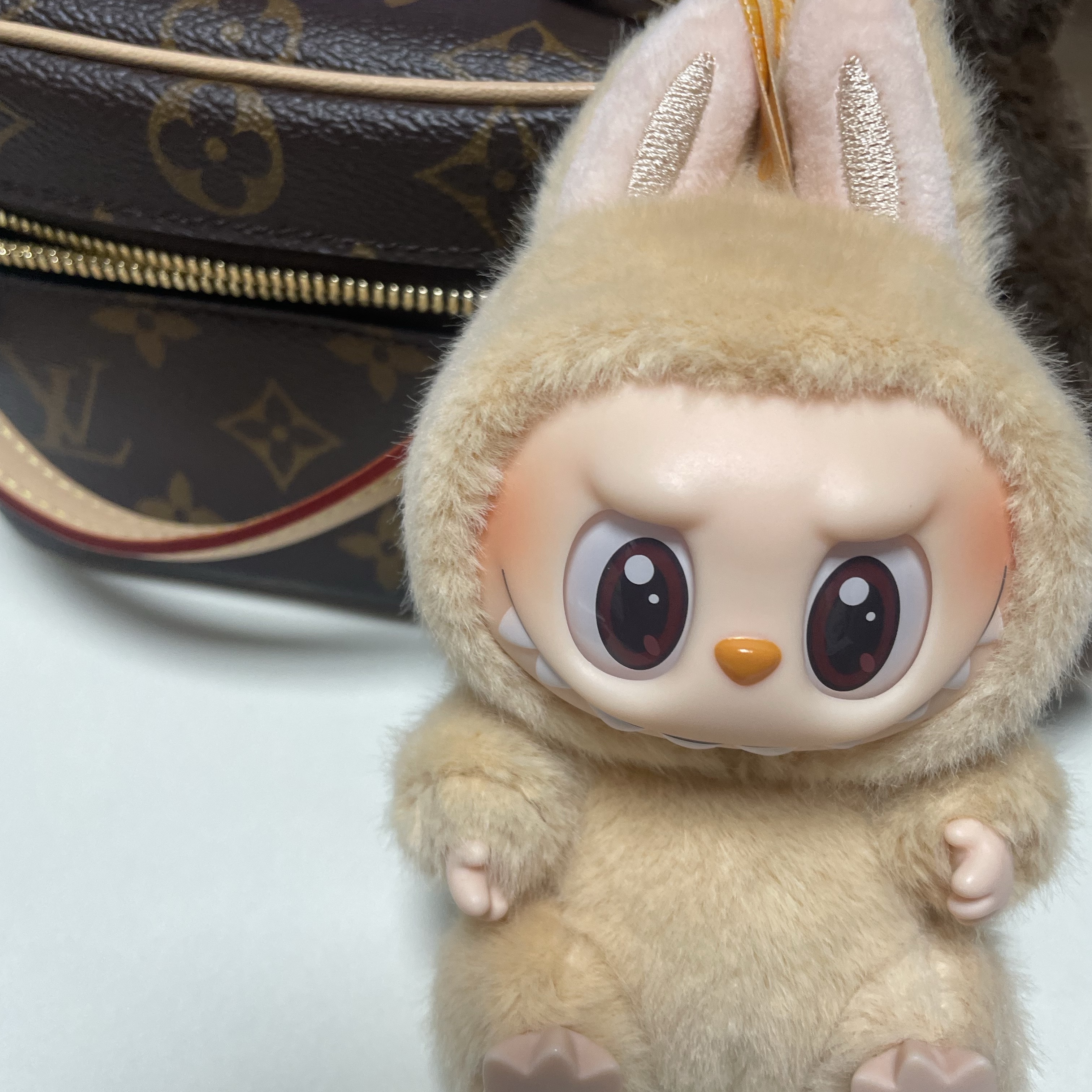 Pop Mart Labubu Let's Play Together Doll Series Baba Keyring (Opened Case) 착용 스타일