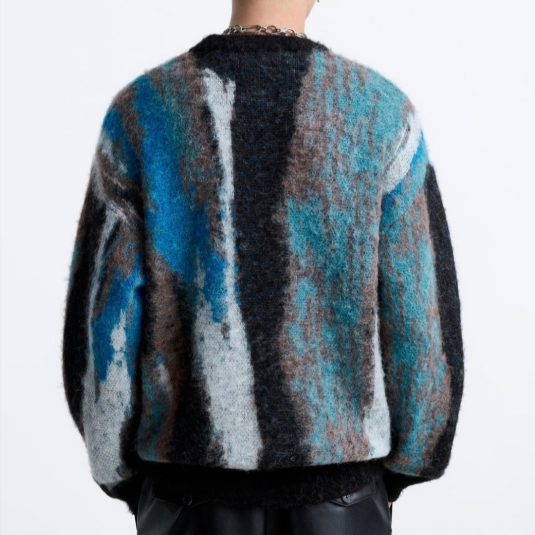 Zara x Maison Special Abstract Jacquard Sweater Dark Grey, Louis Vuitton Monogram Mohair Cardigan Multicolor 착용 스타일 - 2