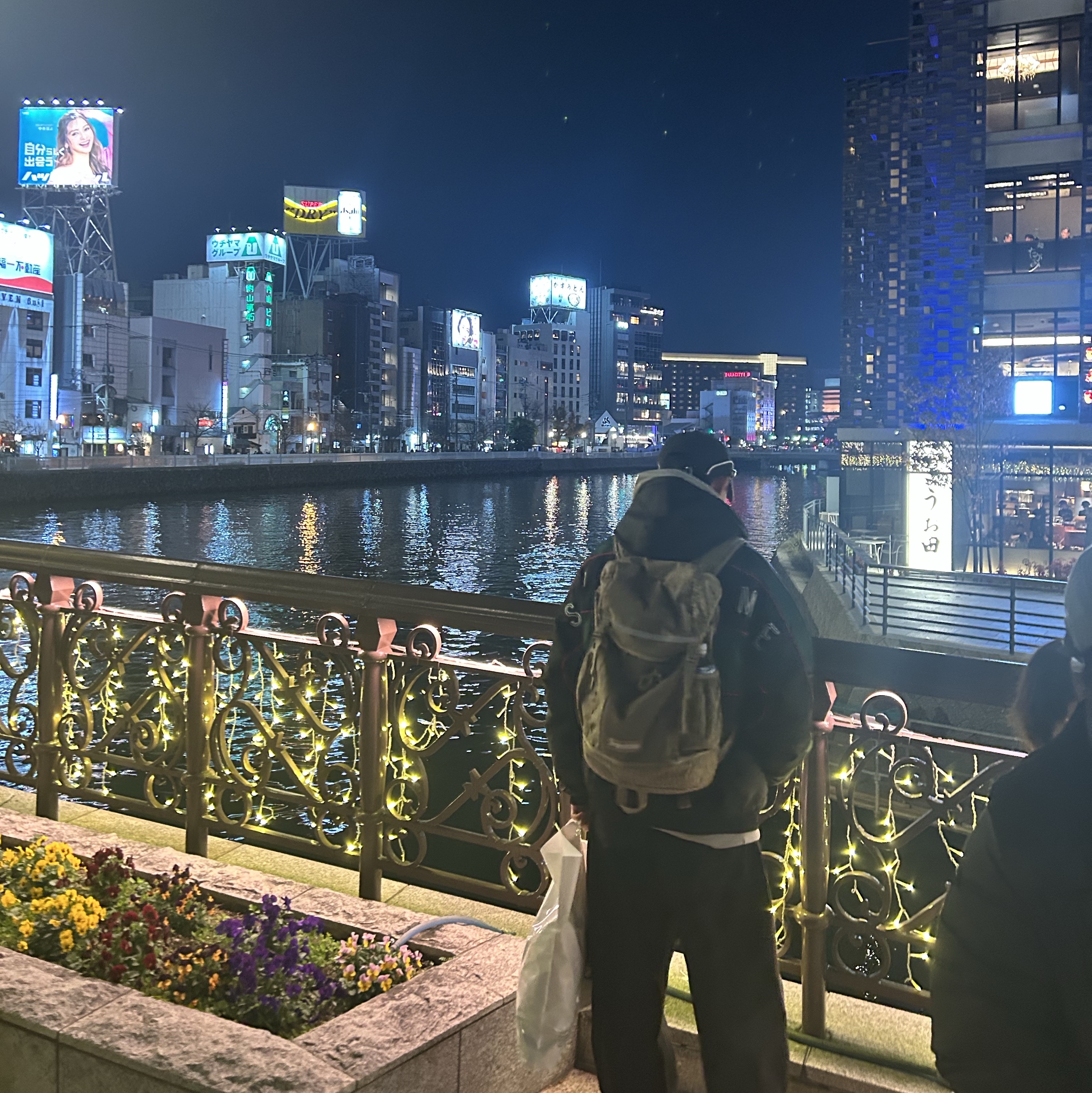 IAB Studio Woven Hoodie Gray White, Supreme Backpack Tan Raindrop - 24FW 착용 스타일 - 5