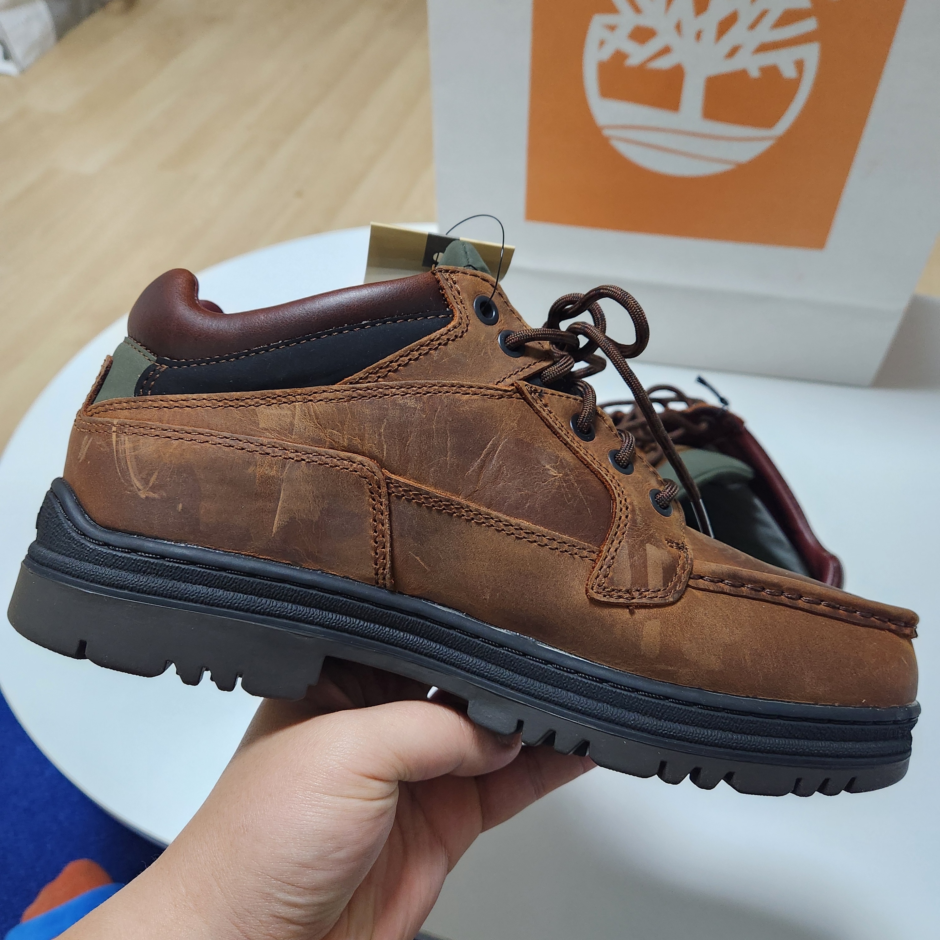 Timberland x Thisisneverthat Heritage Gore-Tex Moc Toe Mid Boots Desert - Wide, Timberland Heritage Gore-Tex Moc Toe Mid Boots in Full Grain Brown -Wide 착용 스타일 - 4