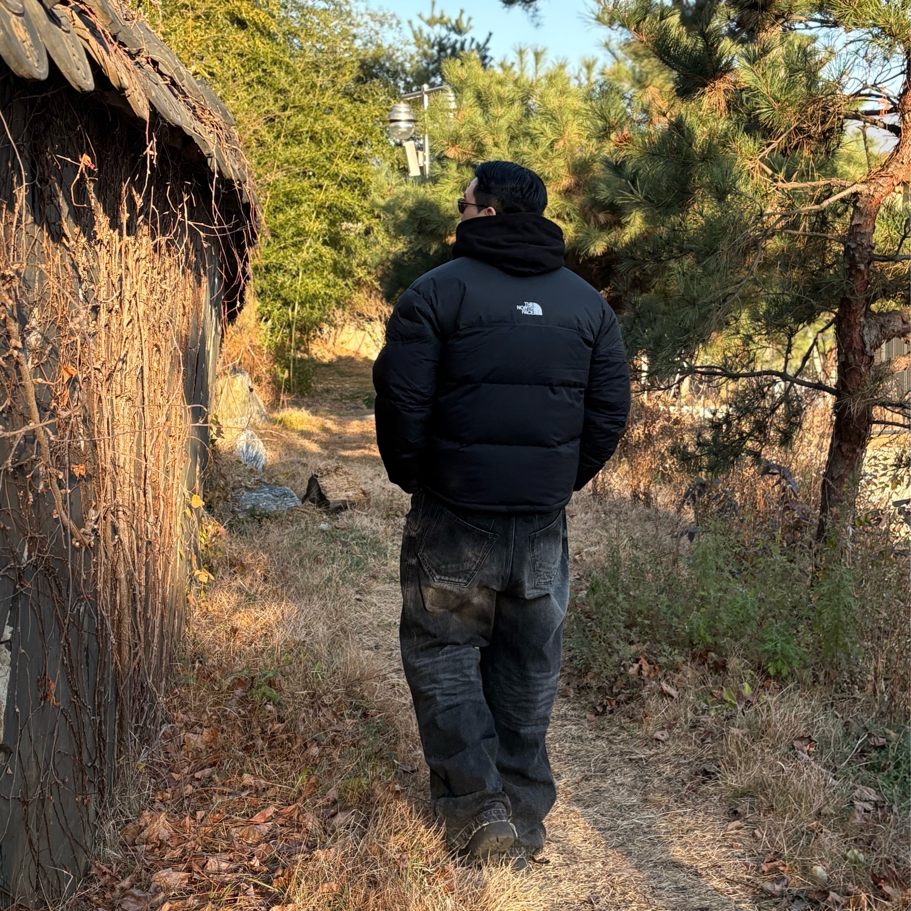 The North Face Remaster Down Jacket Black - 25FW, Nonnod Double Pocket Japanese Denim Pants Washed black 착용 스타일 - 3