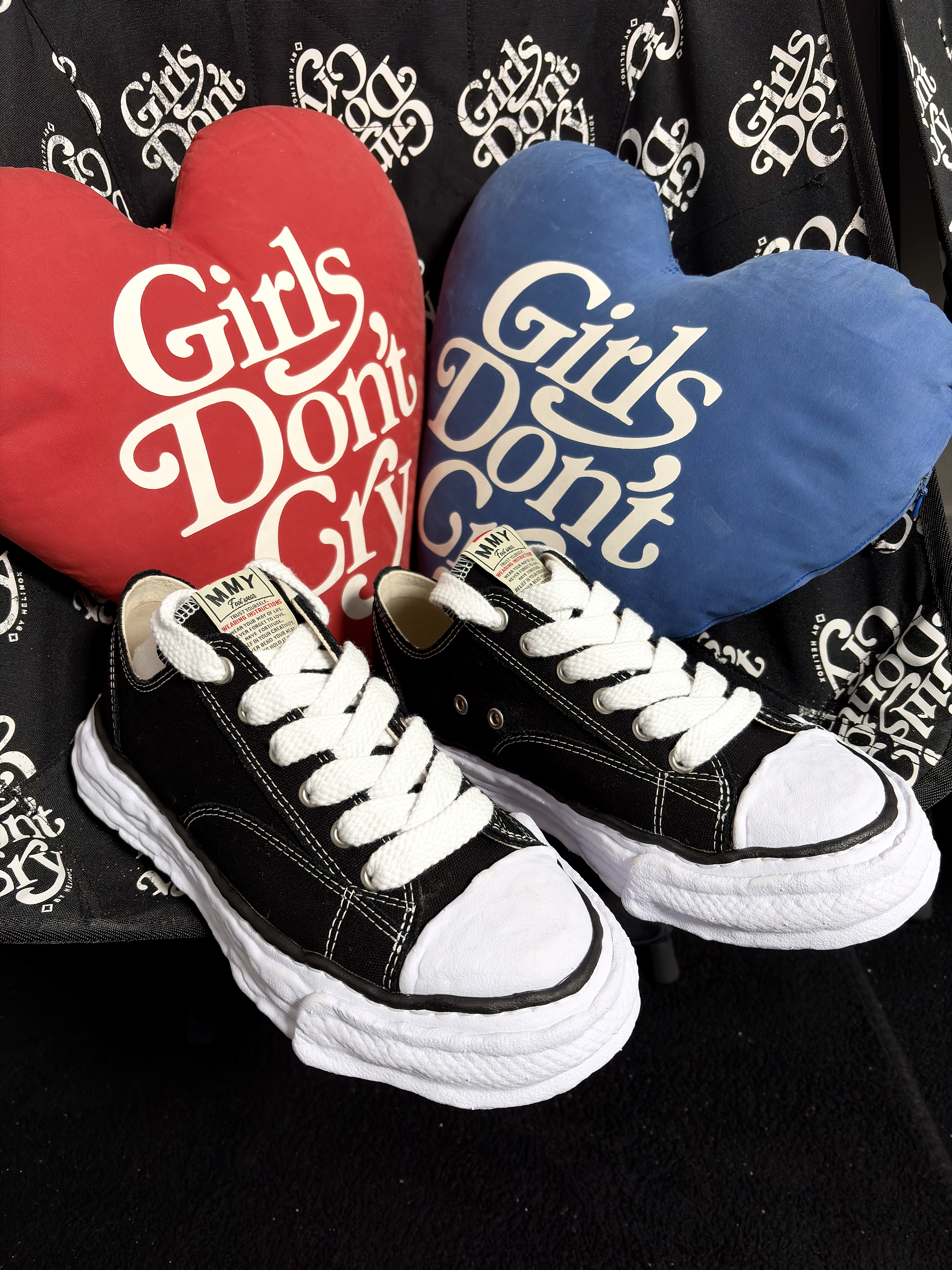 Maison Mihara Yasuhiro Peterson23 OG Sole Canvas Low-top Sneakers Black 착용 스타일