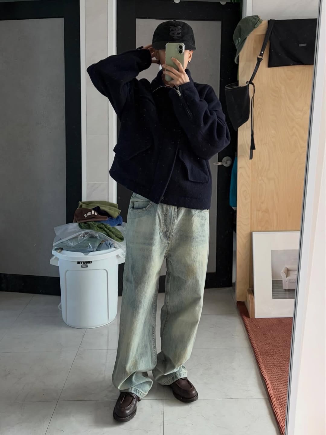 Sunday Ceremony Vintage Japanese Denim Jeans - Ageing Blue, Sunday Ceremony Sy Logo 5 Panel Cotton Cap - Black 착용 스타일 - 2