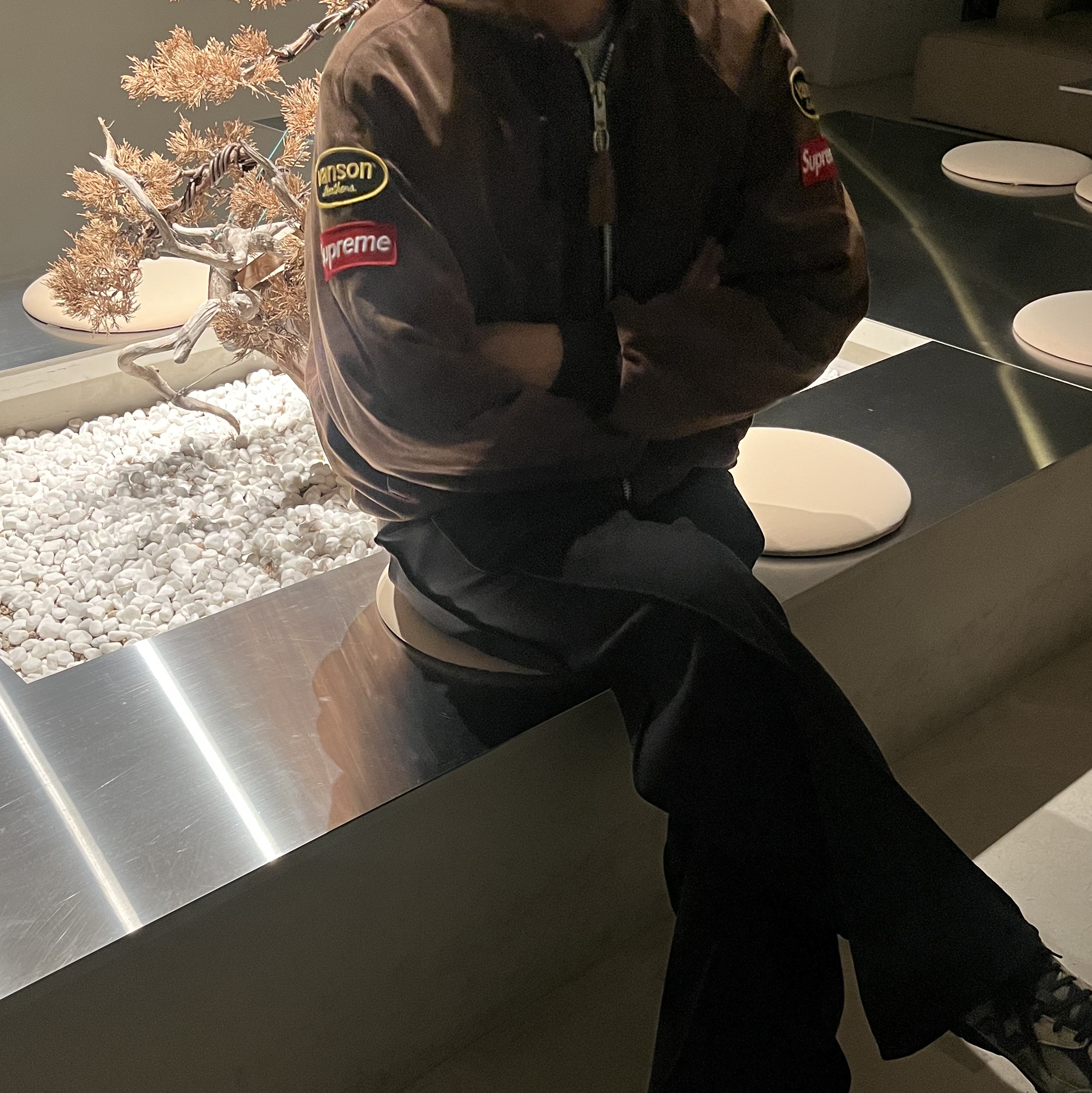 Supreme x Vanson Leathers Hooded Work Jacket Suede - 24FW, New Balance x JJJJound 990v3 Brown Black 착용 스타일 - 2
