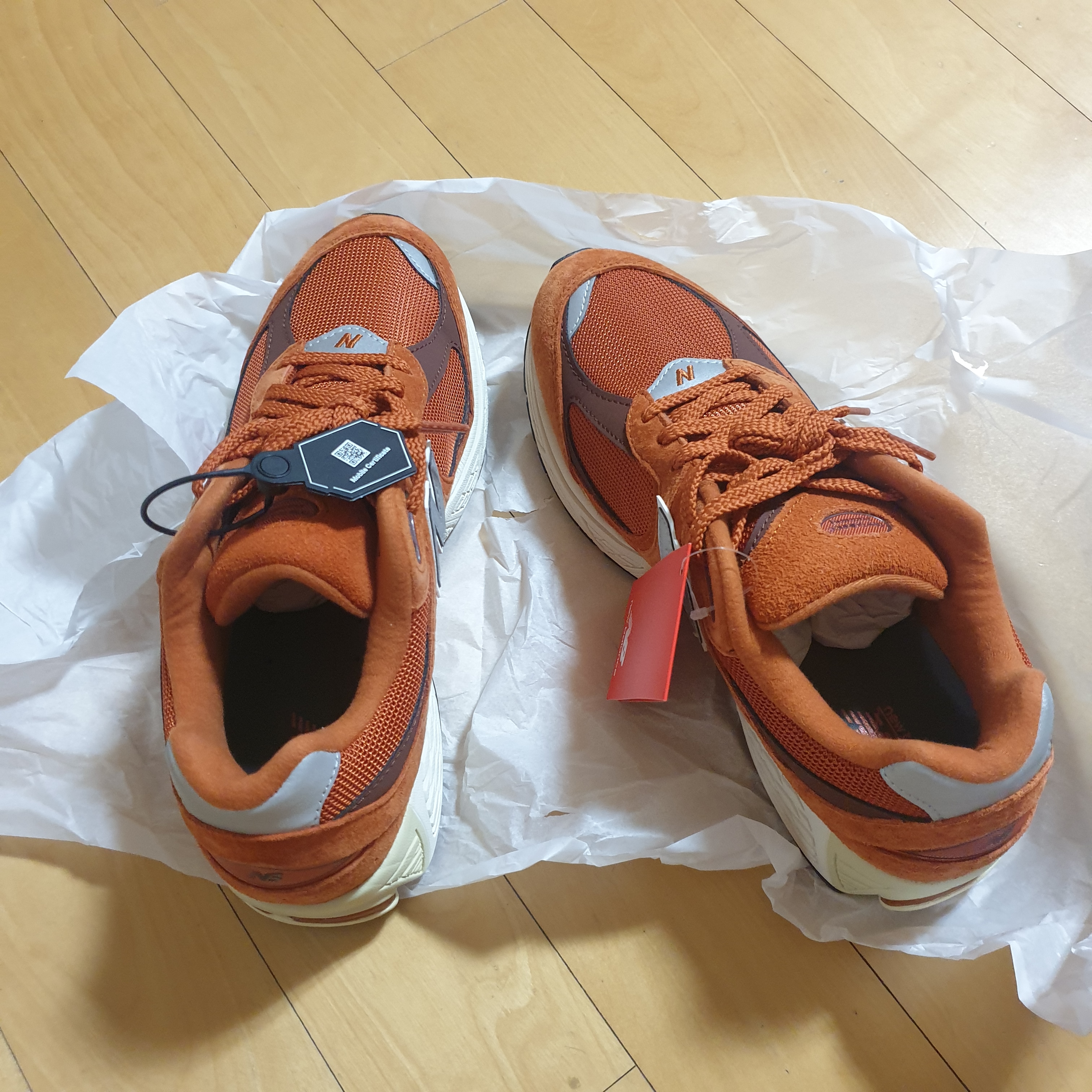 New Balance 2002R Rust Oxide 착용 스타일