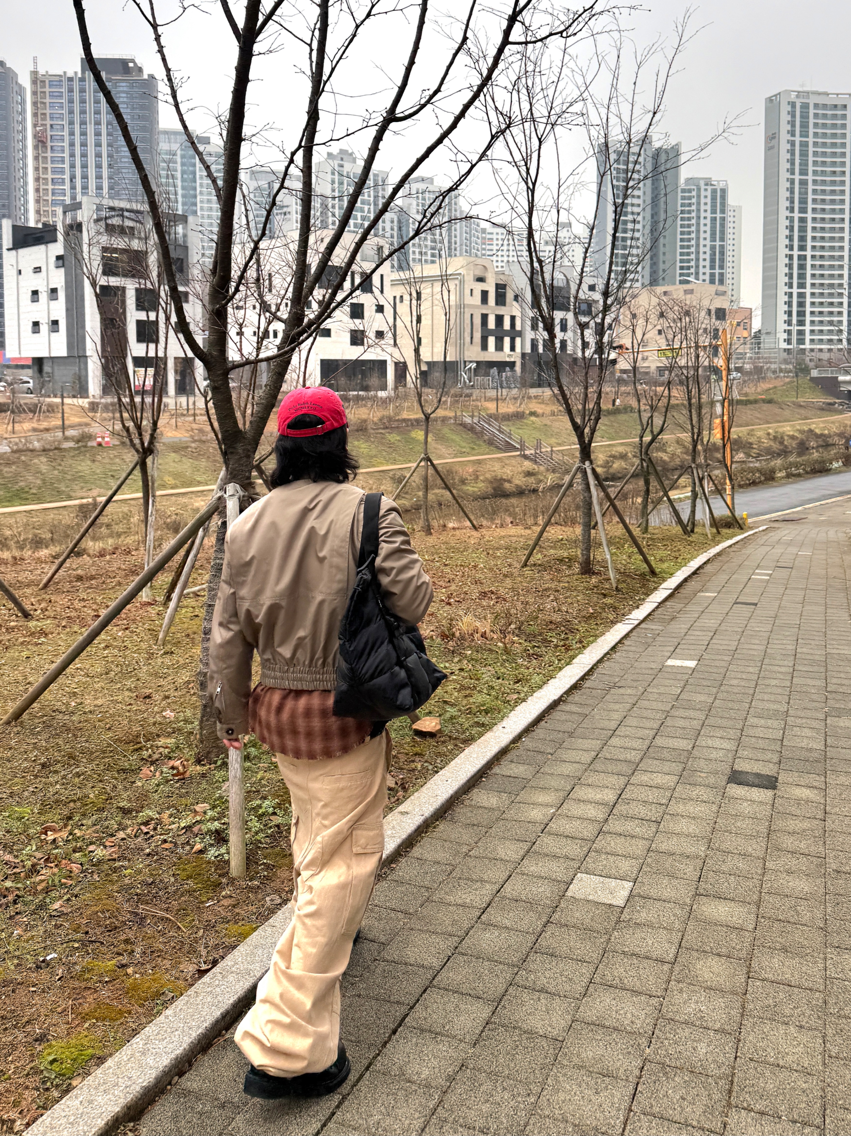 Jieda Western Belt Black, NOD Stone Washed Cargo Pants Beige 착용 스타일 - 3