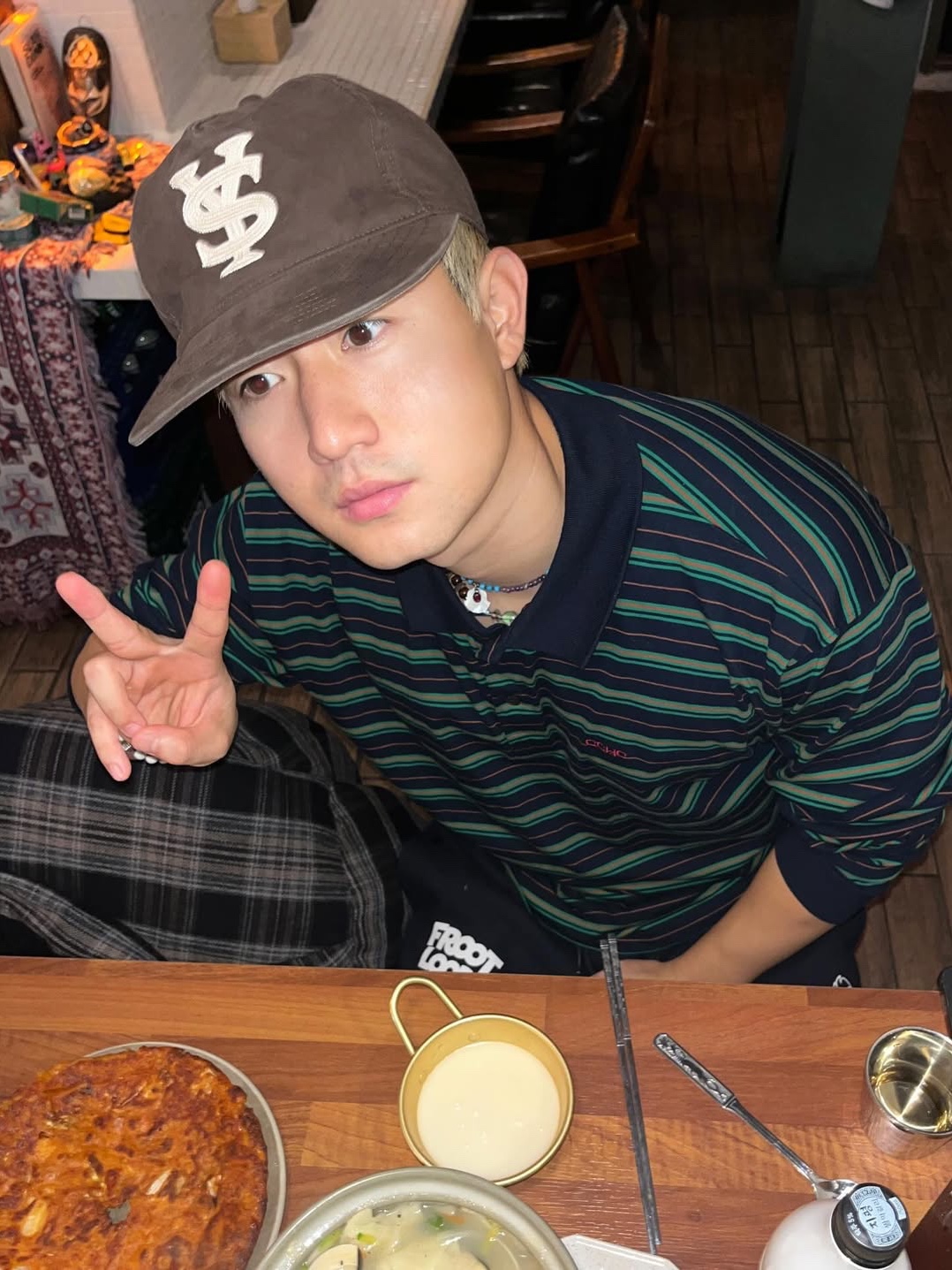Sunday Ceremony Sy Logo 5 Panel Cotton Cap - Brown 착용 스타일 - 3