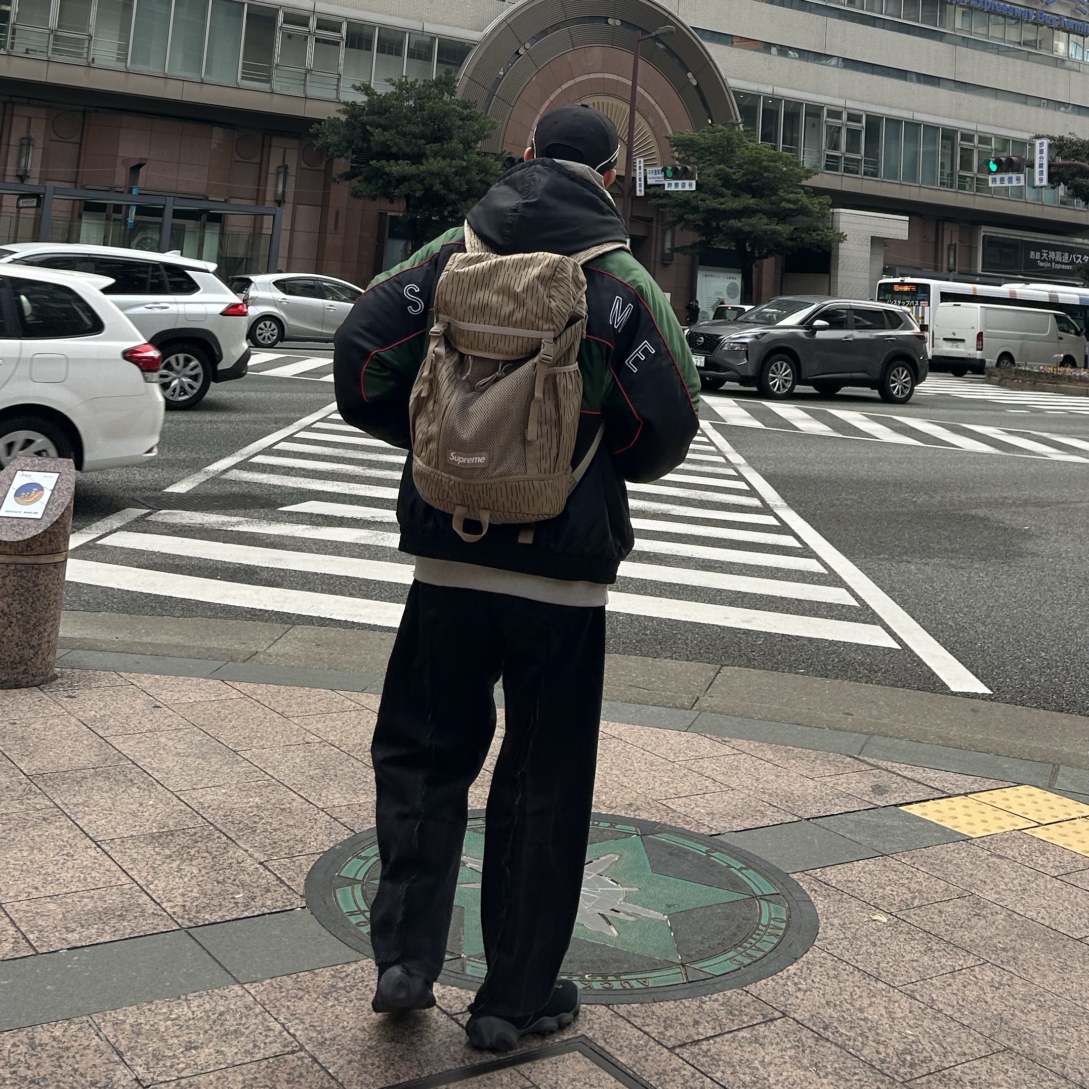 IAB Studio Woven Hoodie Gray White, Supreme Backpack Tan Raindrop - 24FW 착용 스타일 - 3