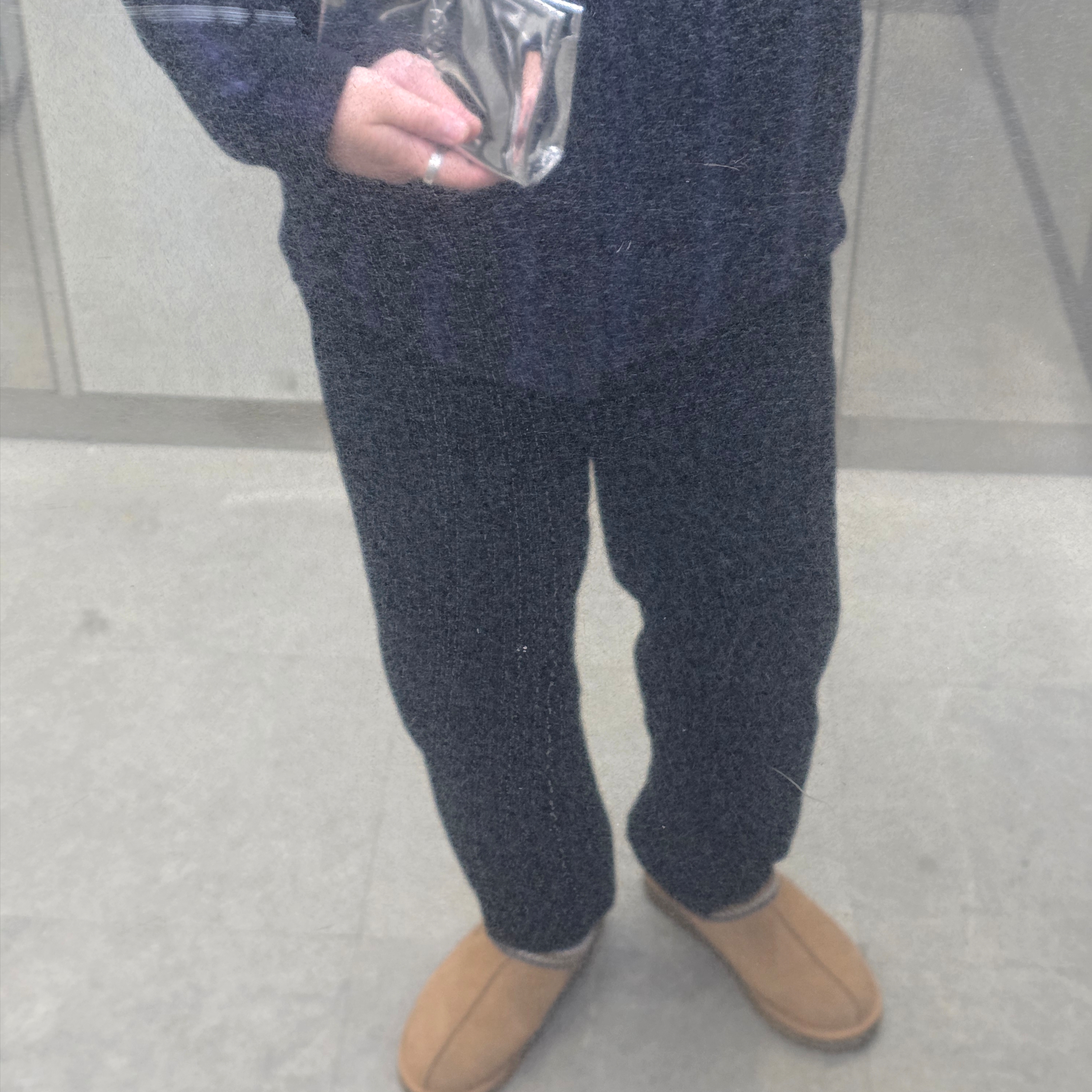 Gucci Double G Bee Engraved Ring Silver, Uniqlo x Needles Fleece Oversized Cardigan Black - JP 착용 스타일