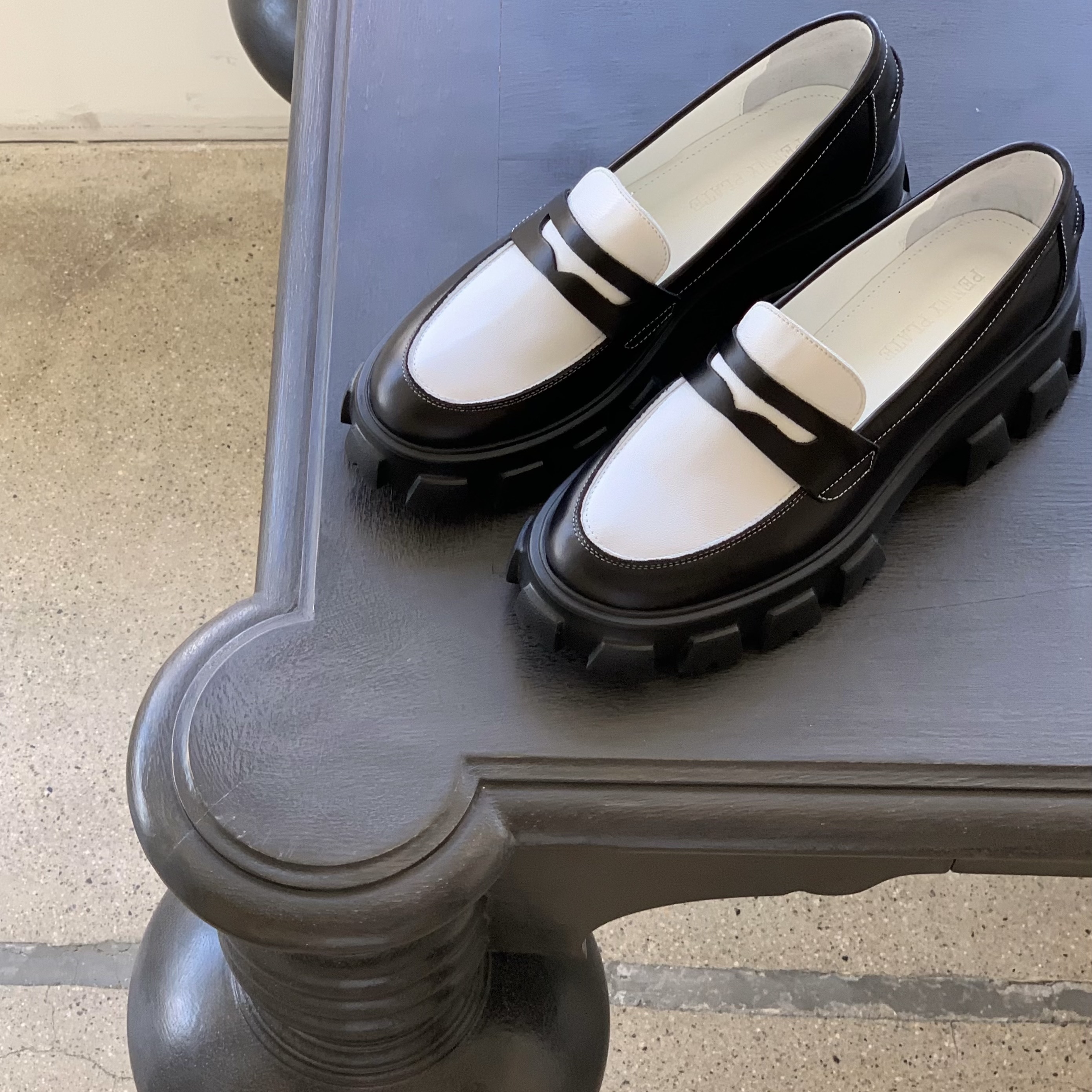 PENNY PLATE Women Loafer Basic High 착용 스타일
