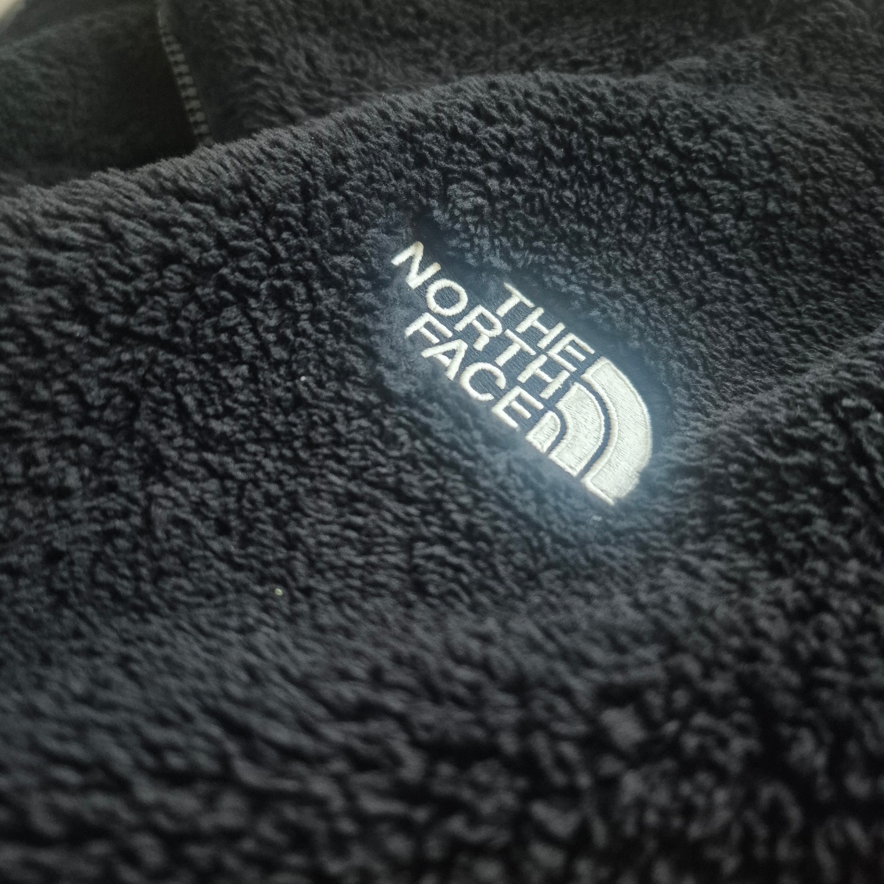 The North Face Comfy Alpha Fleece Zip Up Black 착용 스타일 - 2