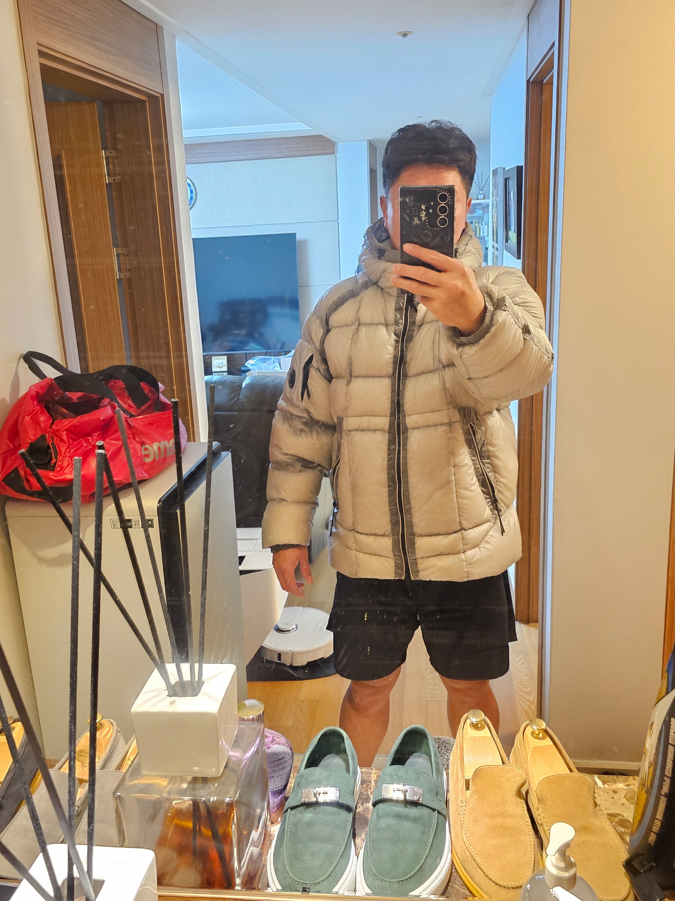 C.P. Company Korea Exclusive D.D. Shell Hooded Down Jacket Lunar Rock - 25FW 착용 스타일