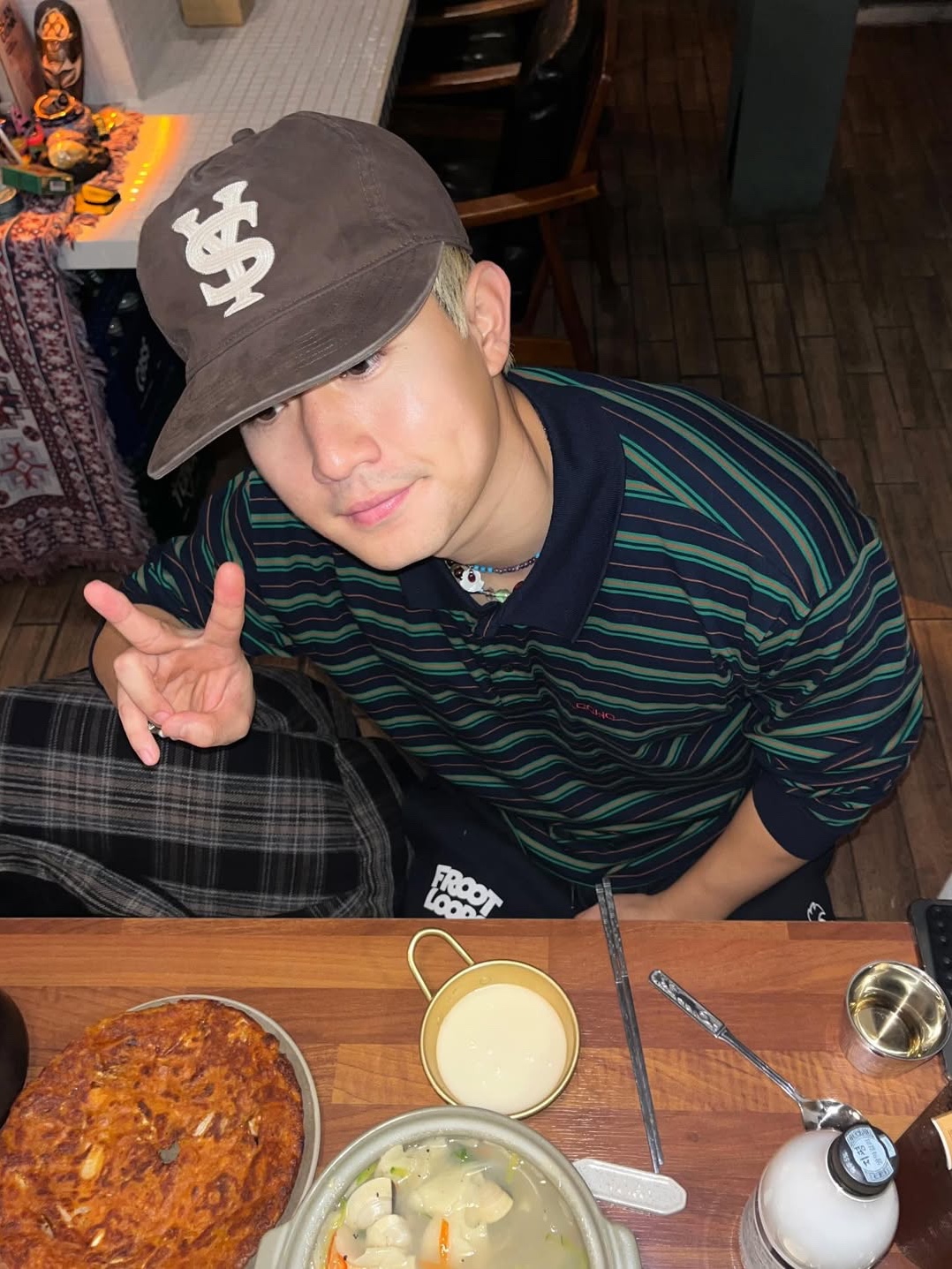 Sunday Ceremony Sy Logo 5 Panel Cotton Cap - Brown 착용 스타일 - 2