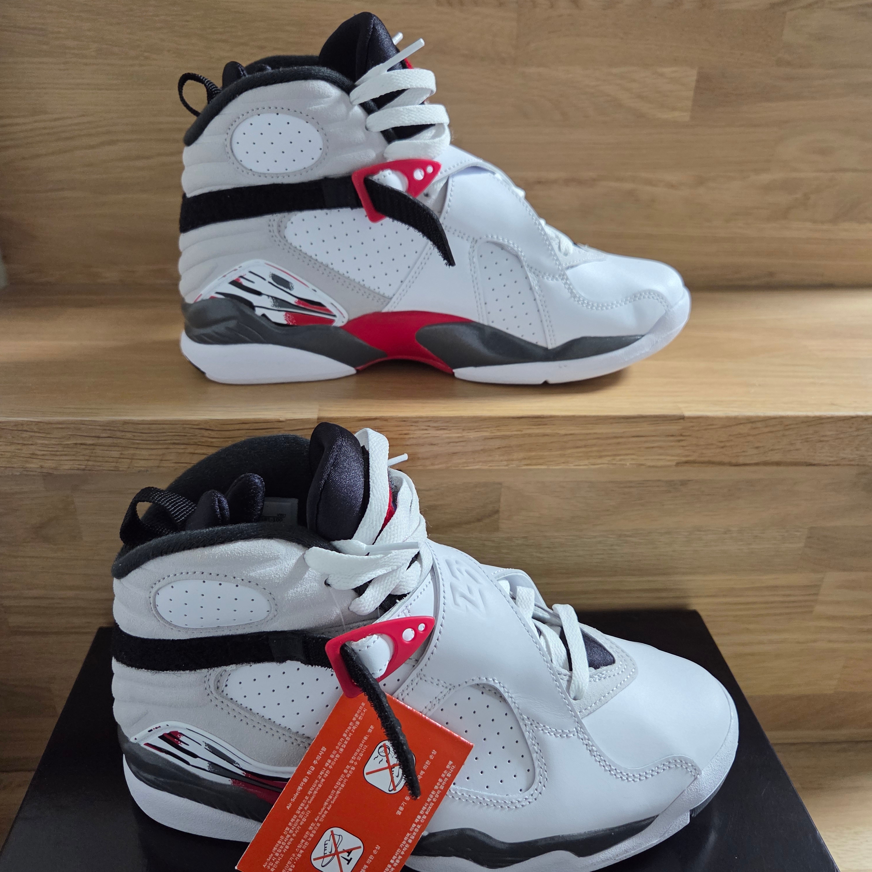 Jordan 8 Retro Bugs Bunny 2025 착용 스타일 - 2