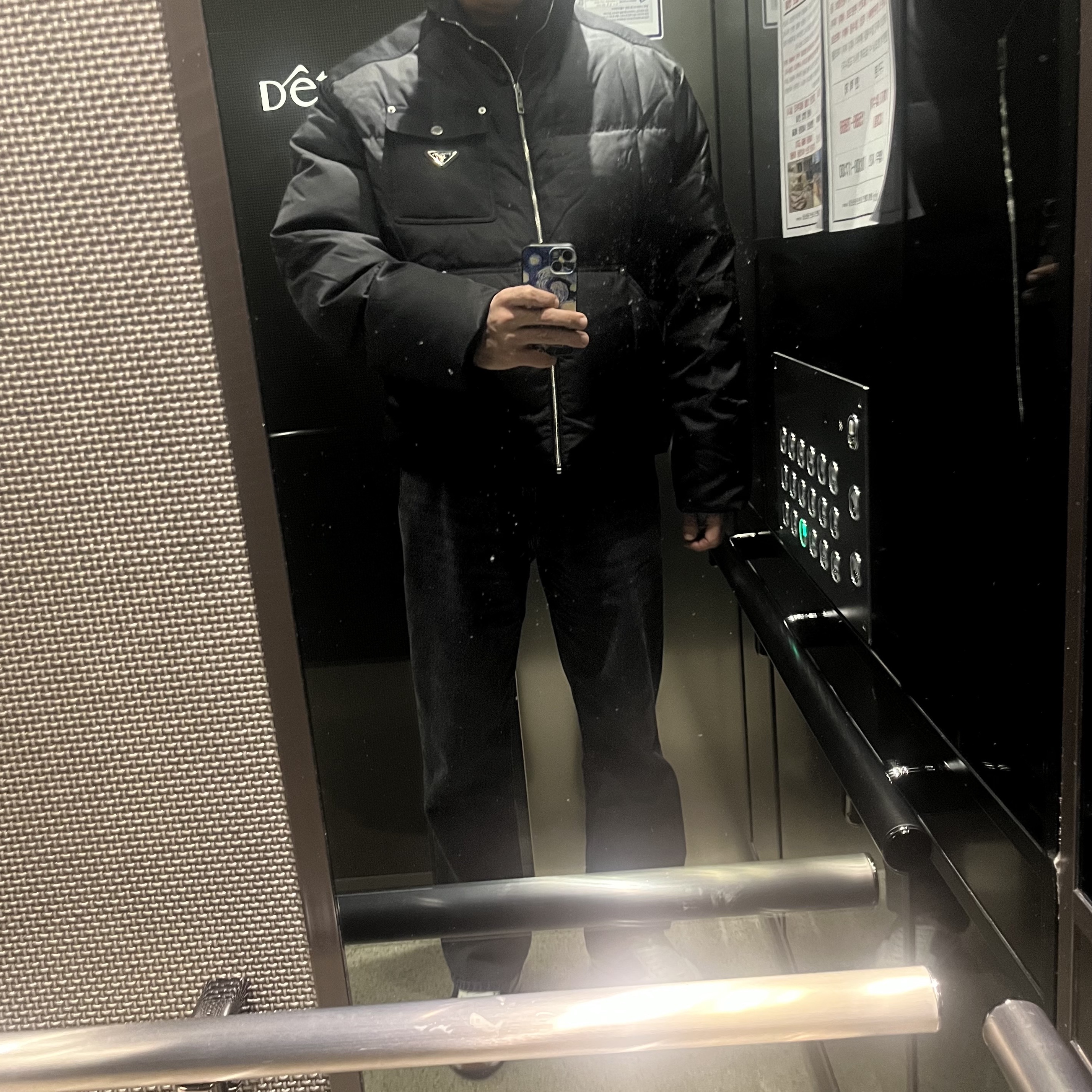 Prada Re-Nylon Crop Down Jacket Black 착용 스타일