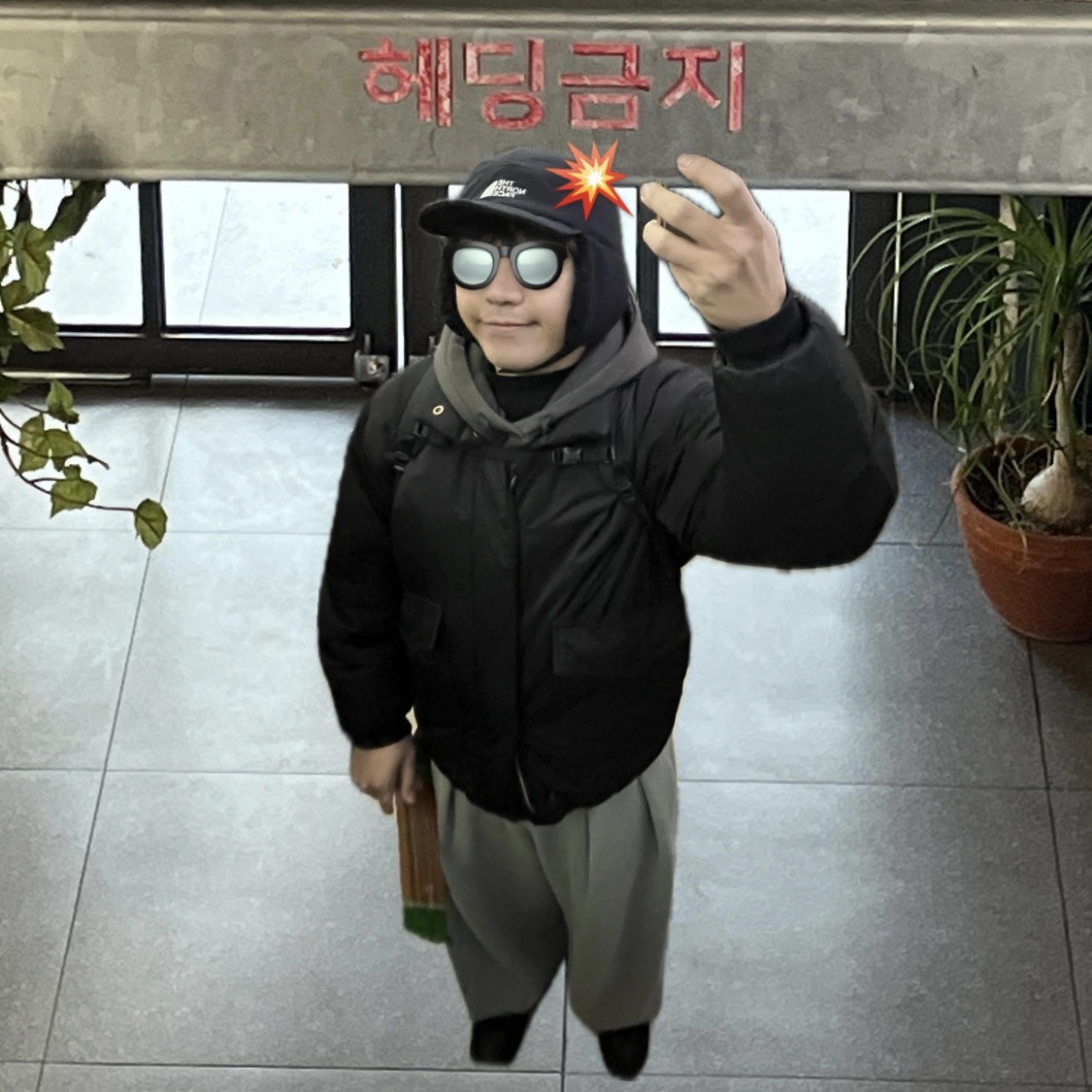 The North Face Fleece Earmuff Cap EX Black 착용 스타일