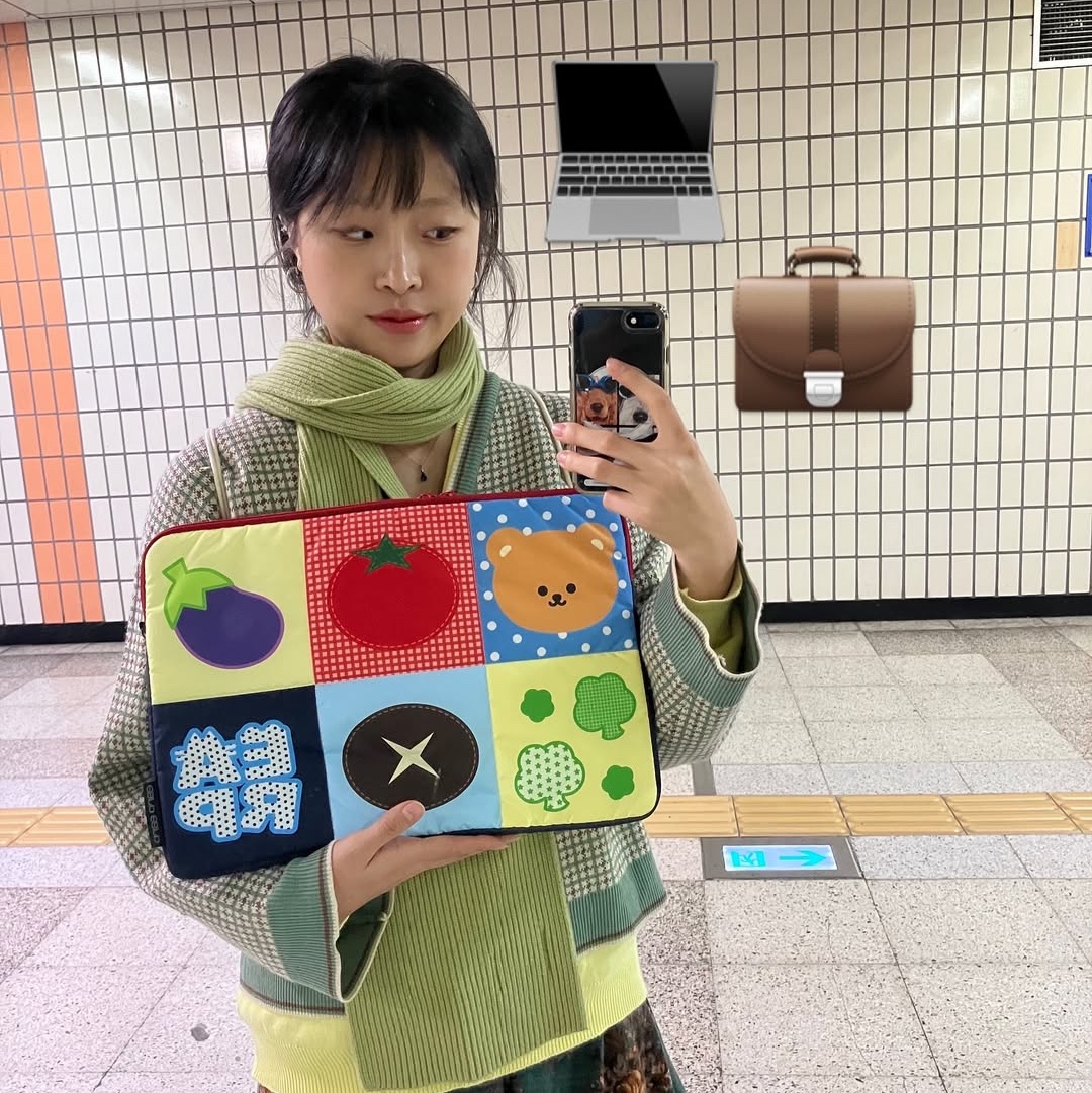 earpearp Veggie Color Block Laptop Pouch 15 Inch, earpearp Veggie Color Block iPad Pouch 13 Inch 착용 스타일 - 2