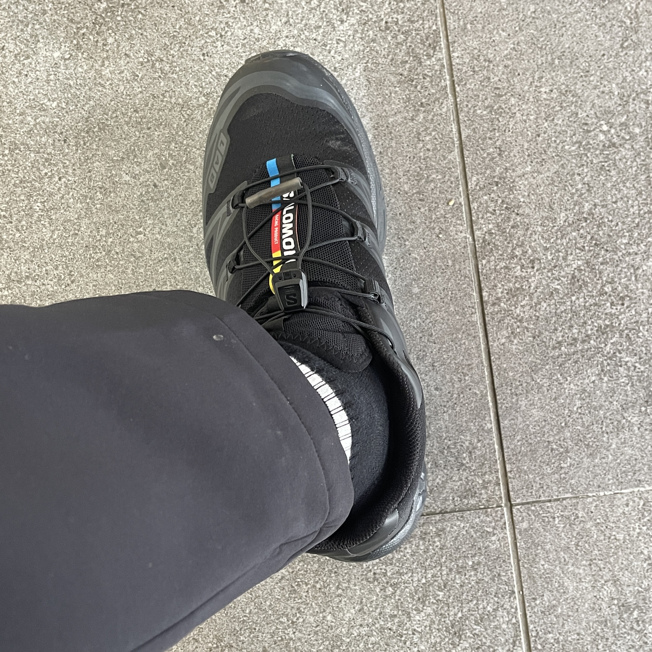Salomon XT-6 ADV Black 착용 스타일