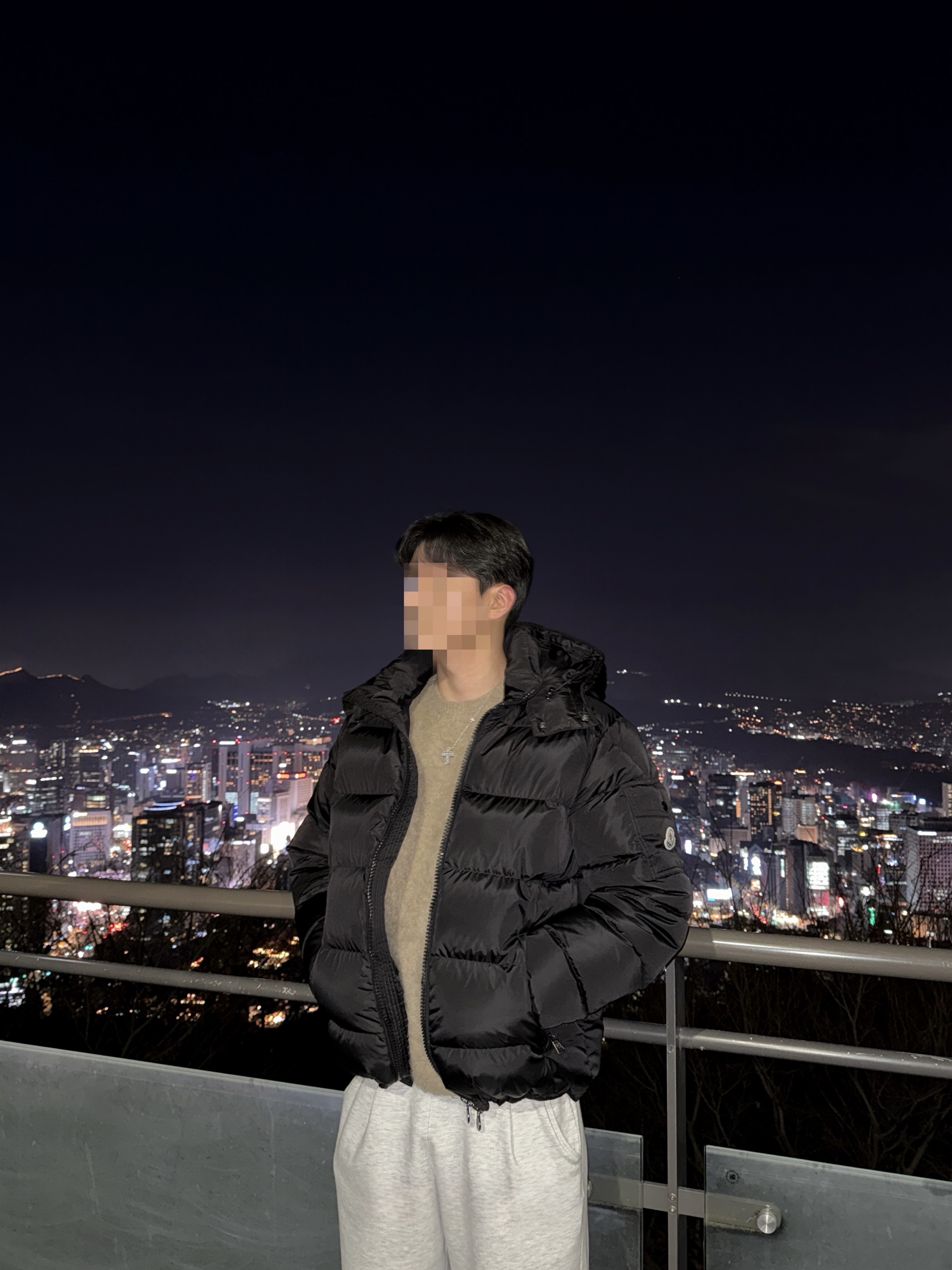 Moncler Maya Hooded Short Down Jacket Black - 25FW, Prada Re-Nylon and Saffiano Leather Shoulder Bag Black 착용 스타일 - 1