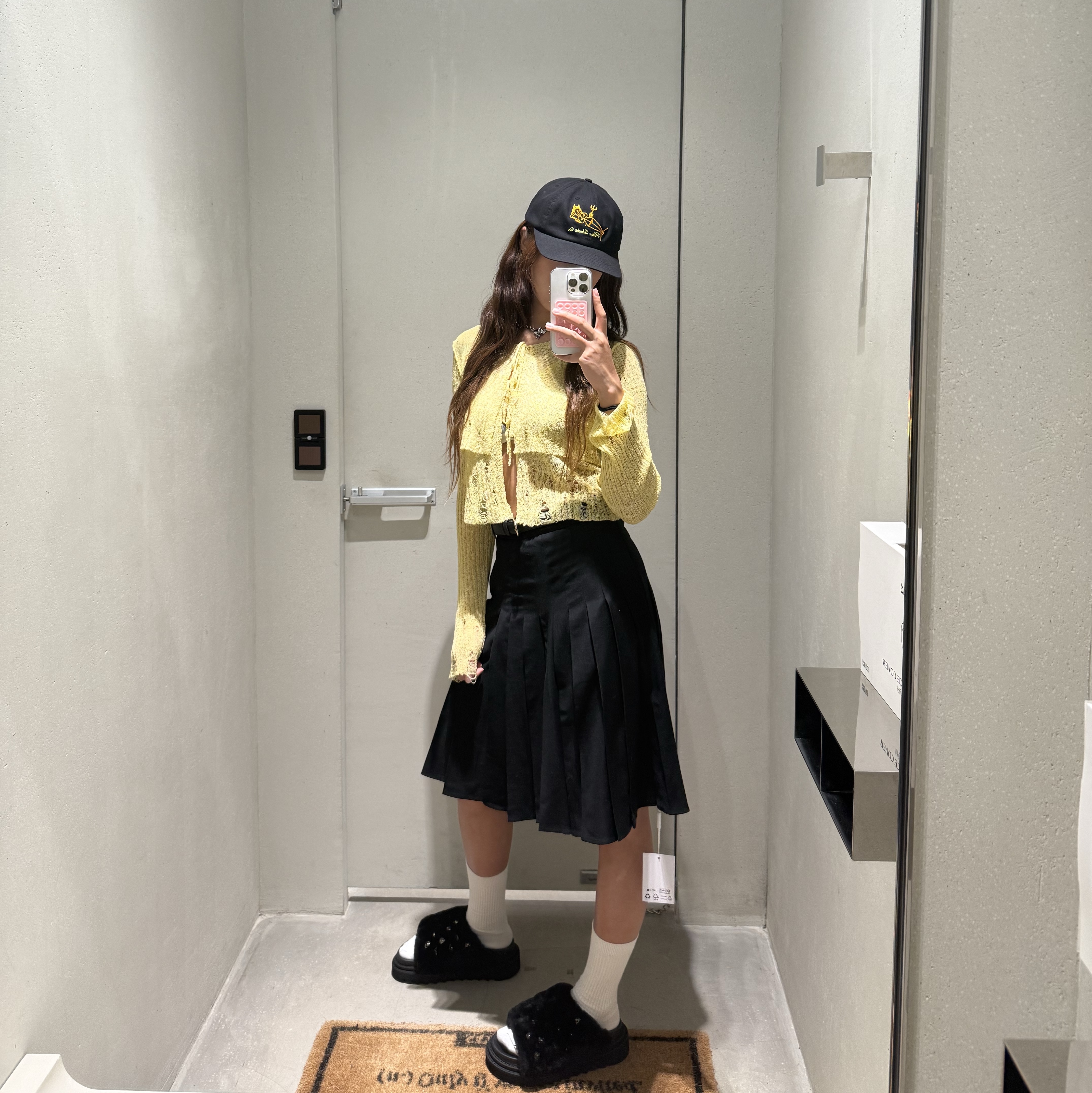 Self Portrait Women Pleated Twill Midi Skirt Black - 25FW 착용 스타일 - 4