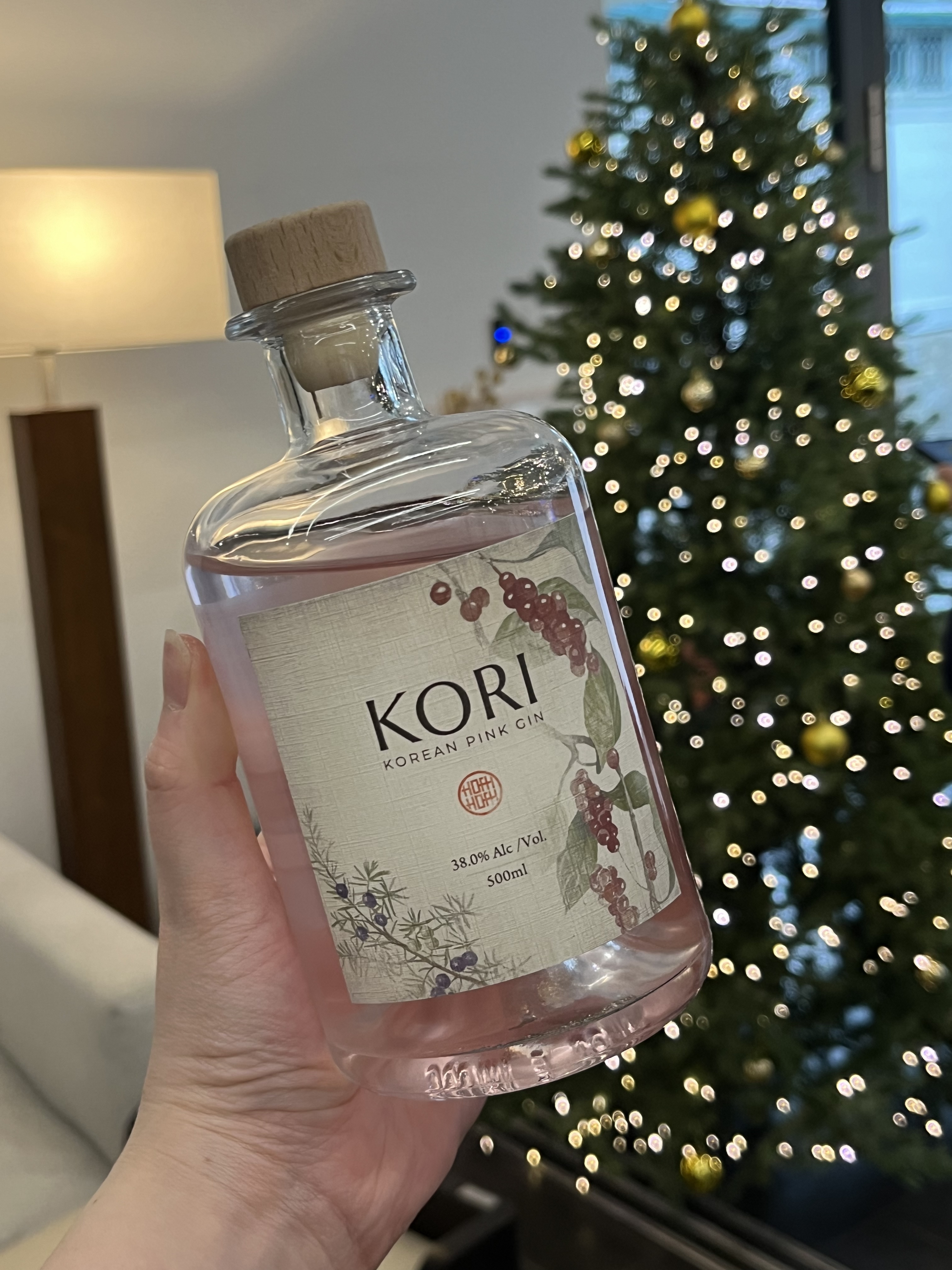 [KREAM 단독] House of Heritage KORI Korean Pink Gin 38% Gift Package 착용 스타일