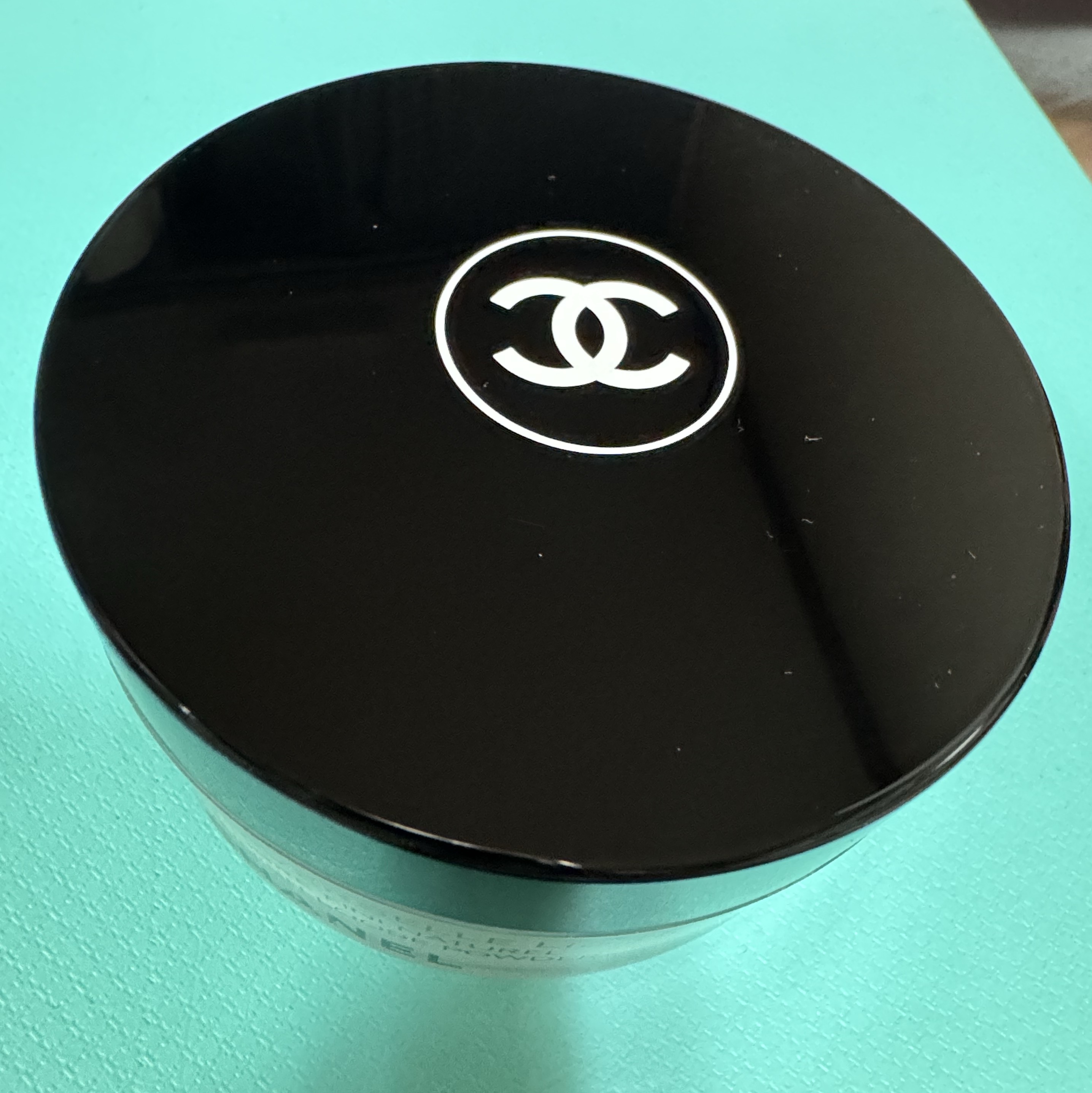 Chanel Poudre Universelle Libre Loose Powder 20 착용 스타일