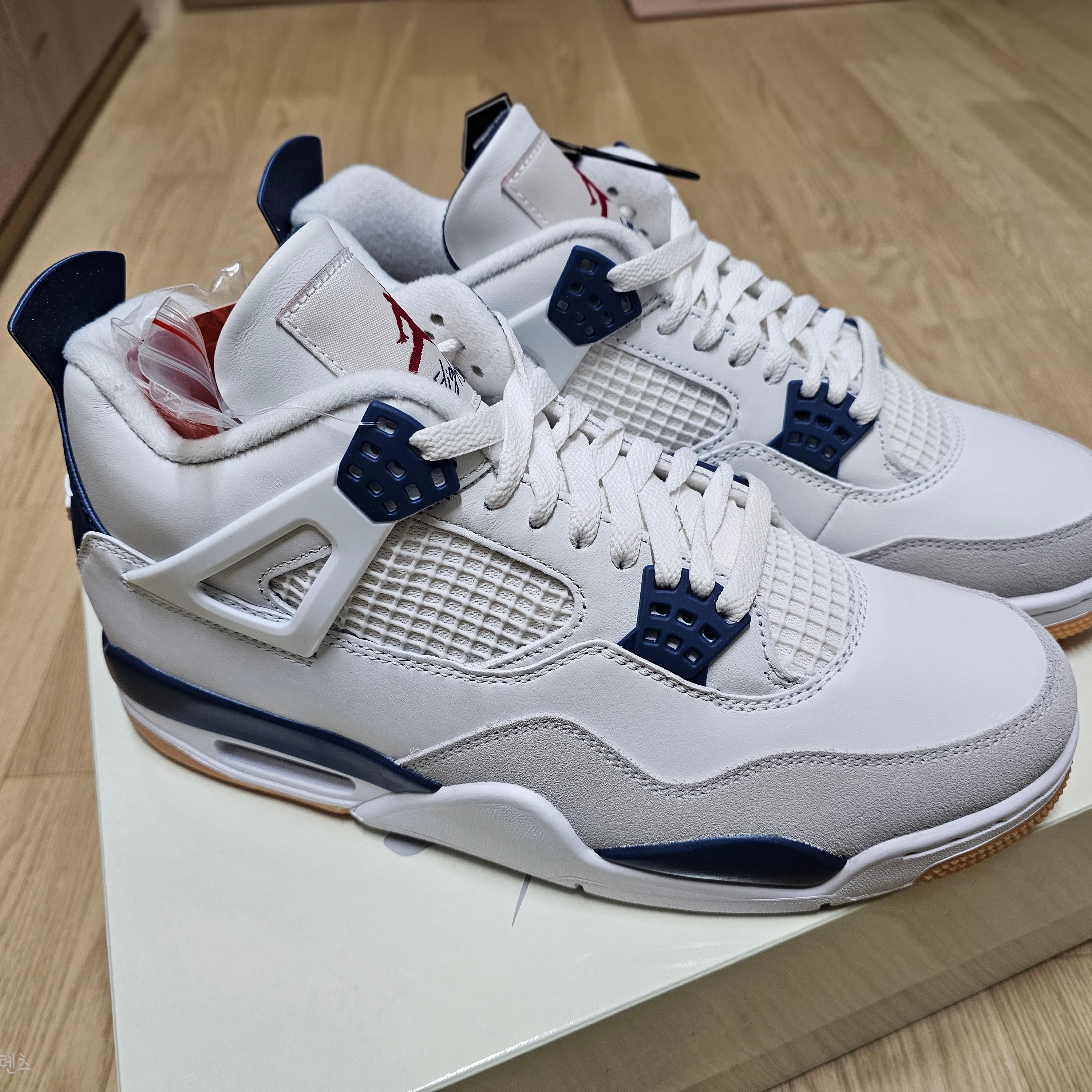 Jordan 4 x Nike SB Retro SP Navy 착용 스타일