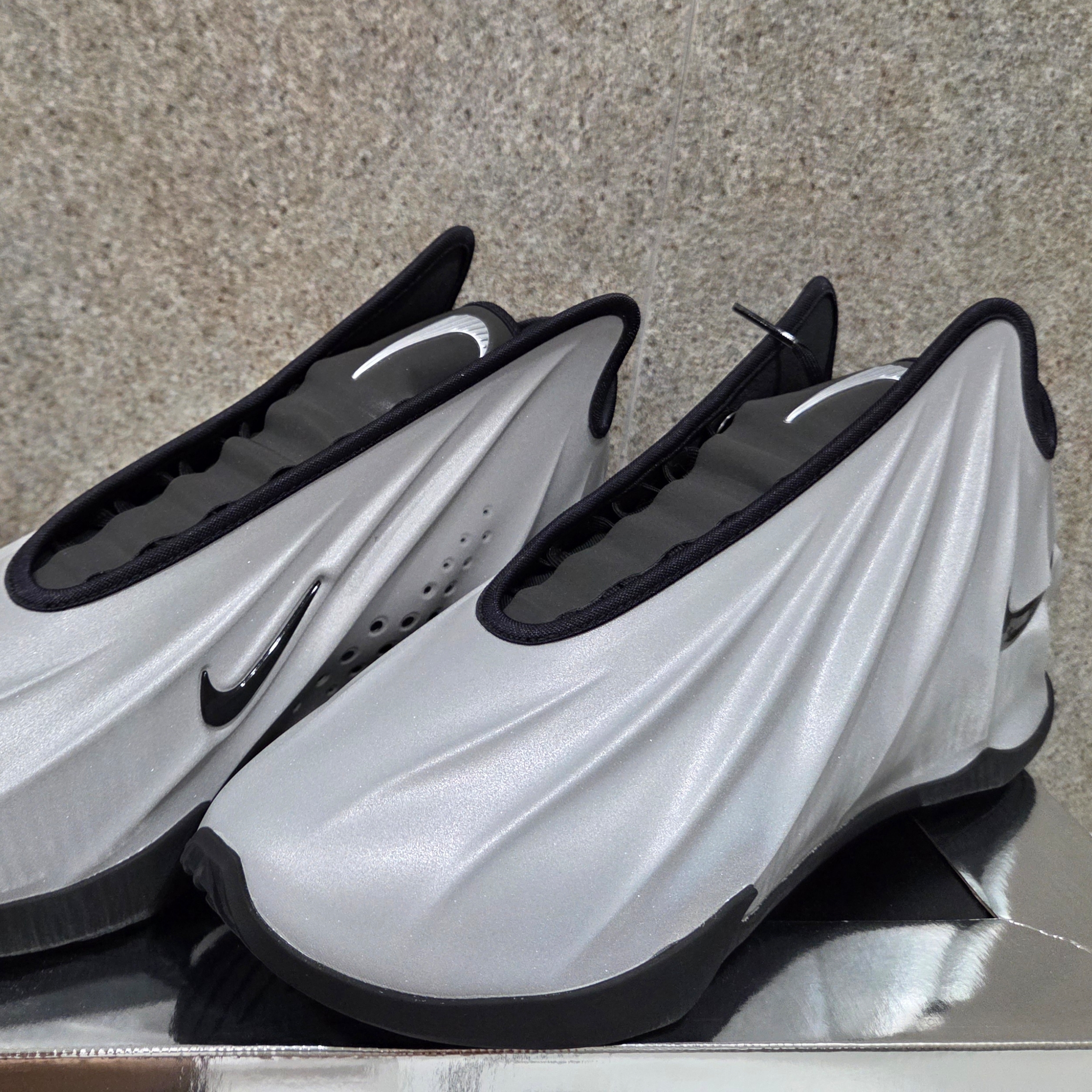 Nike G.T. Future EP Metallic Silver White 착용 스타일 - 2