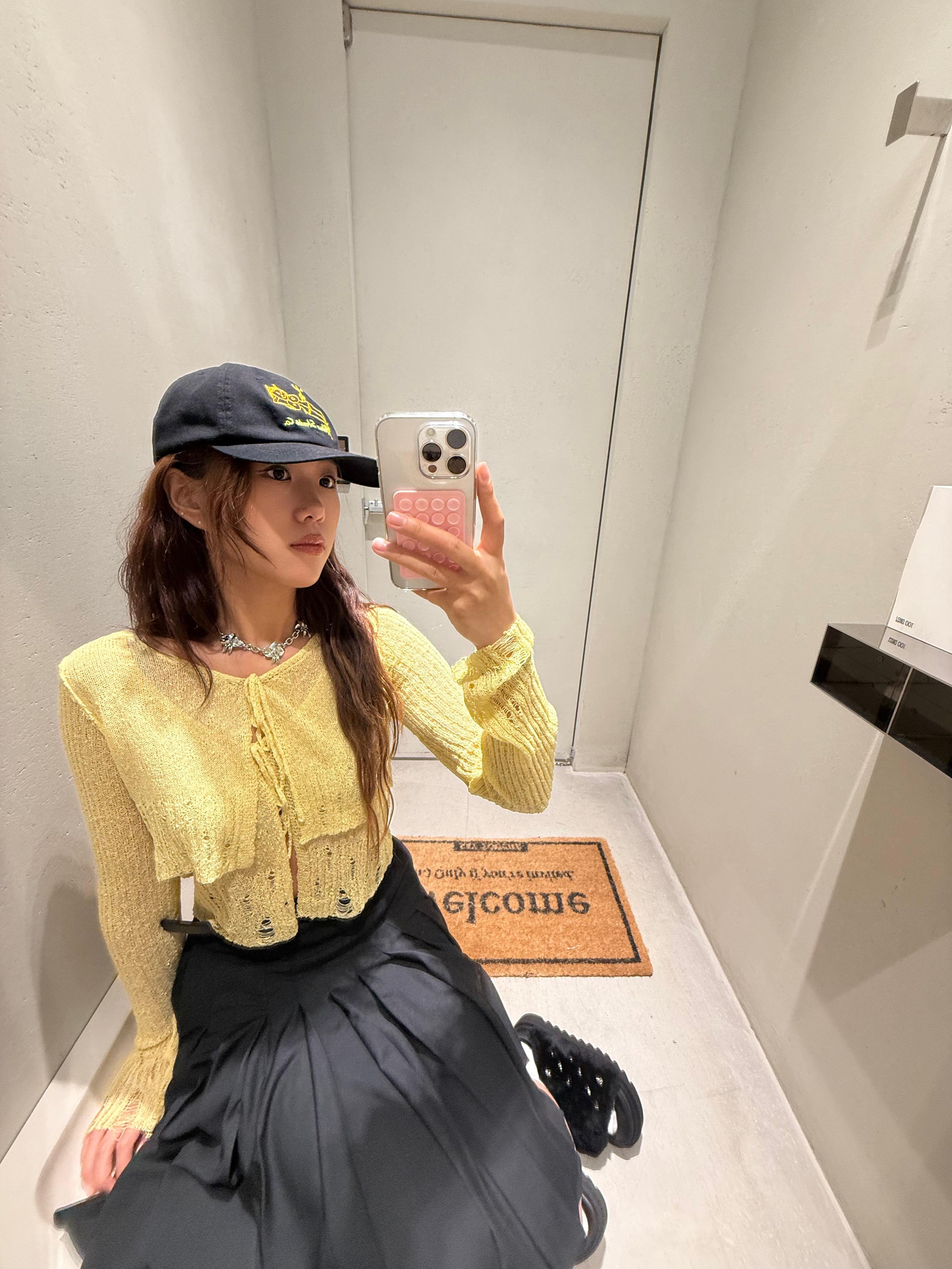 Perverze Women Double Sheer Cardigan Cream - 25SS 착용 스타일 - 3