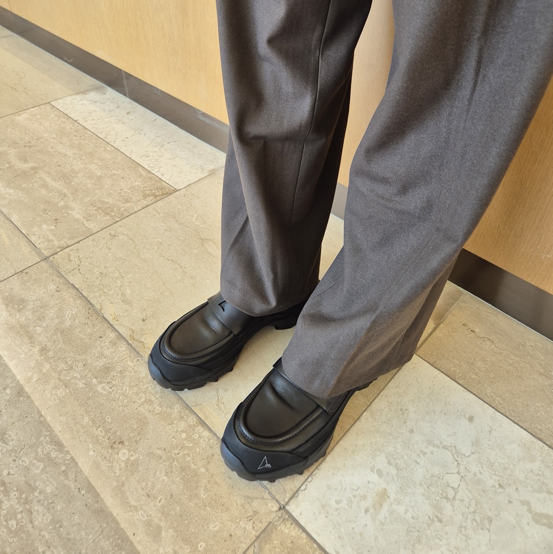 ROA Loafer Black - 25FW 착용 스타일 - 10