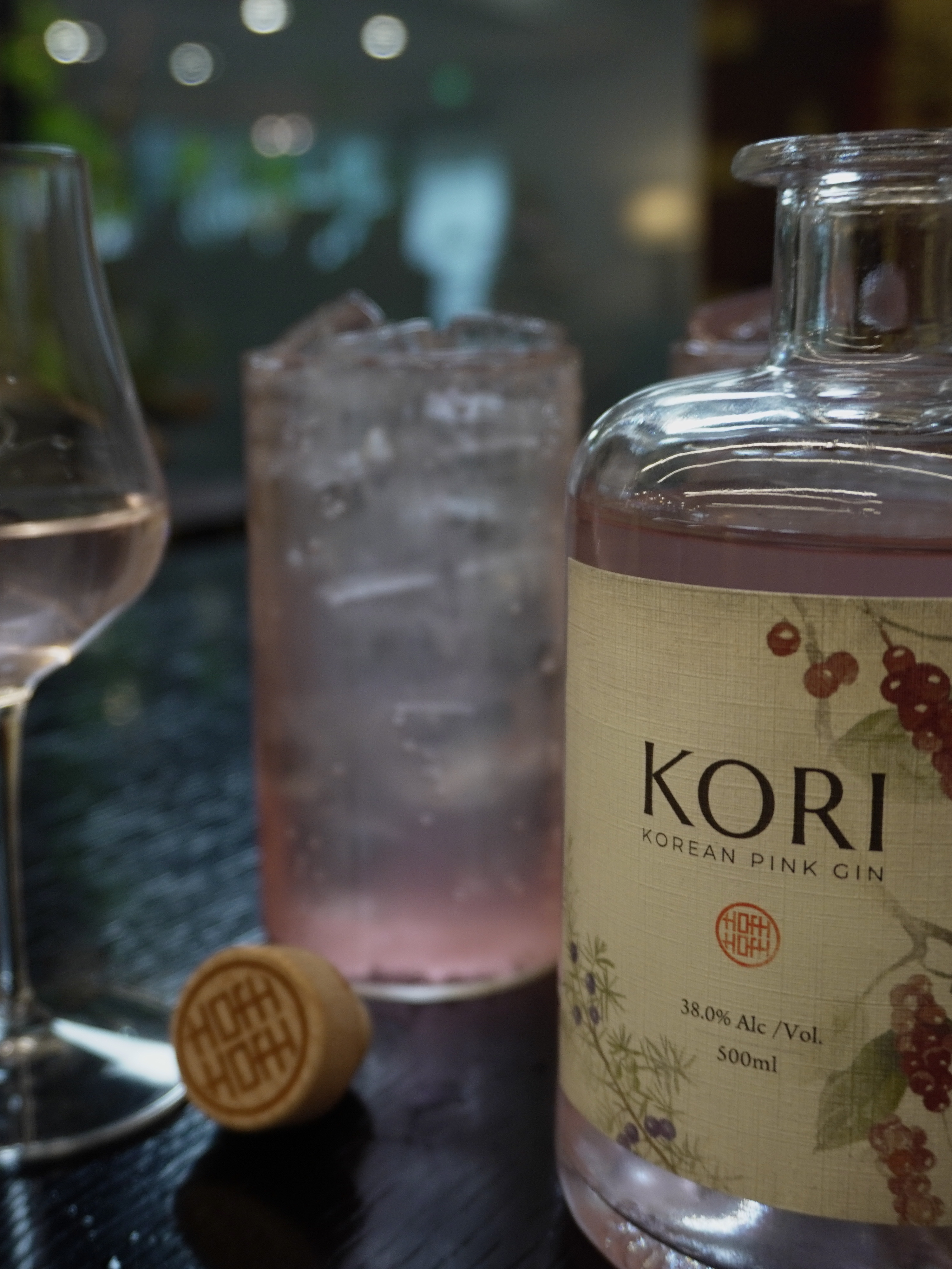 [KREAM 단독] House of Heritage KORI Korean Pink Gin 38% Gift Package 착용 스타일